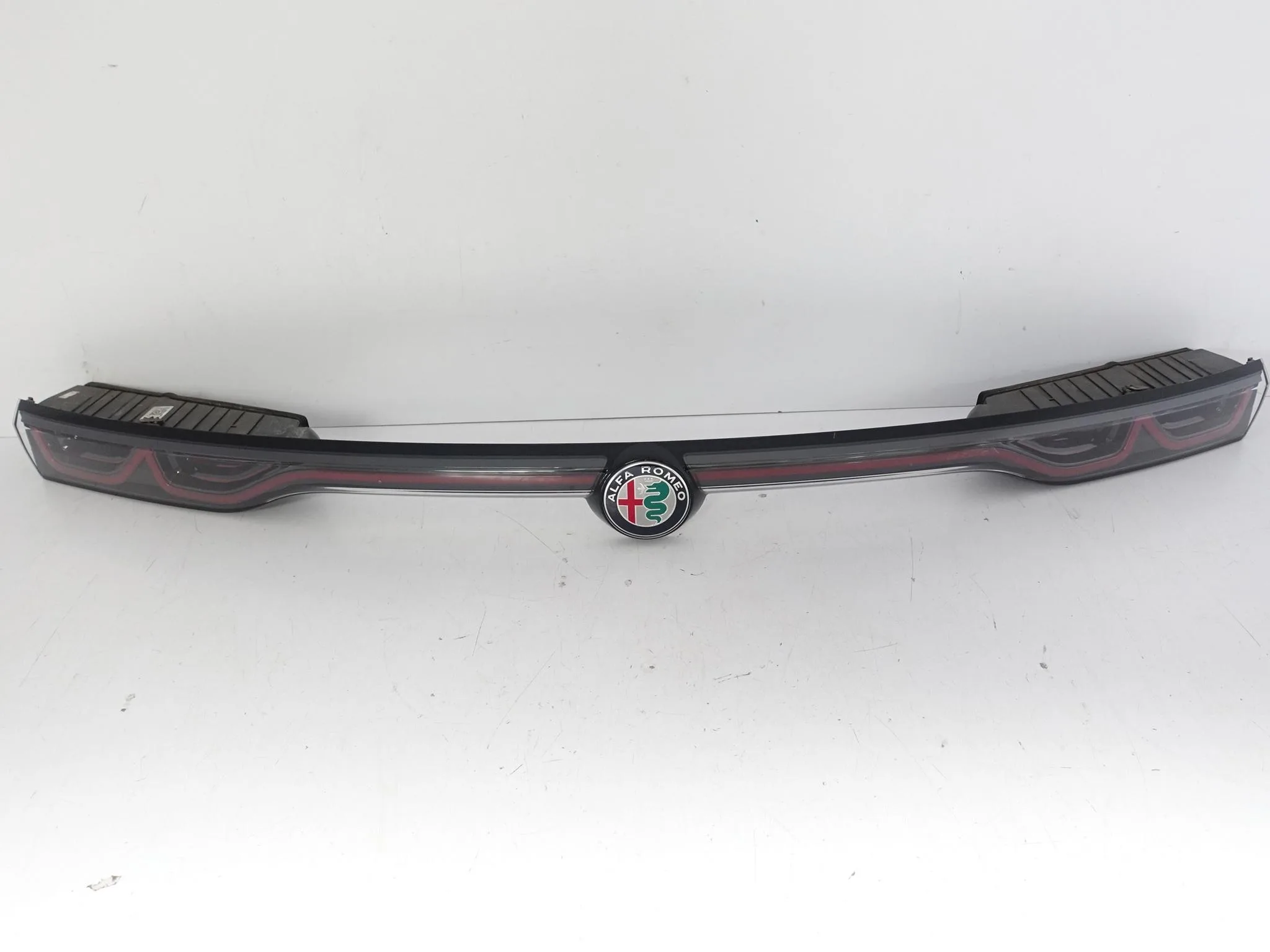 ALFA ROMEO TONALE 965 22- LAMPA BLENDA LED W KLAPĘ TYŁ EUROPA ALFA ROMEO TONALE 965 22- LAMPA BLENDA LED W KLAPĘ TYŁ EUROPA