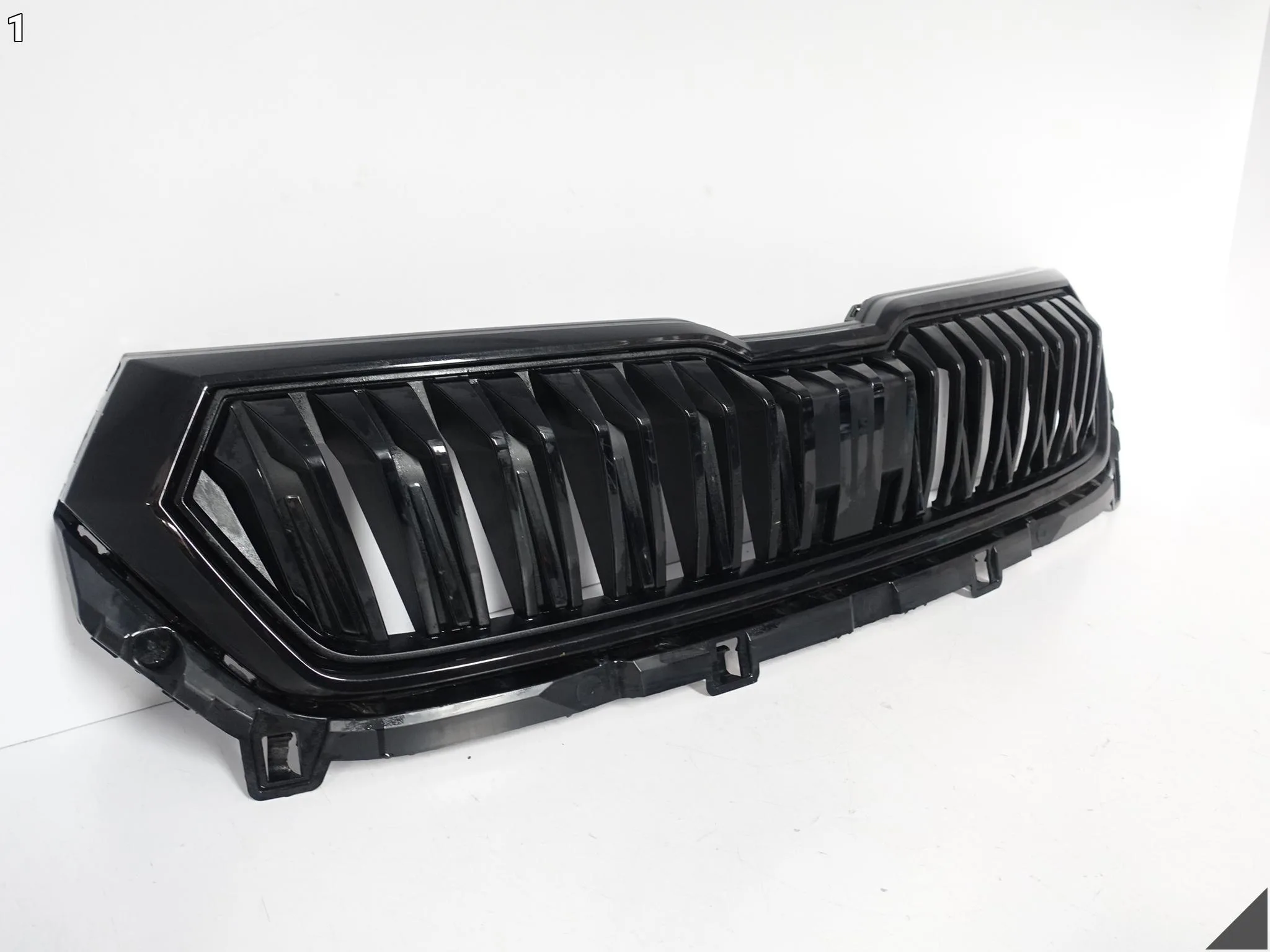 SKODA KAROQ 57A LIFT 22- GRILL ATRAPA KRATKA WLOT W ZDERZAK PRZÓD SKODA KAROQ 57A LIFT 22- GRILL ATRAPA KRATKA WLOT W ZDERZAK PRZÓD - obrazek 2