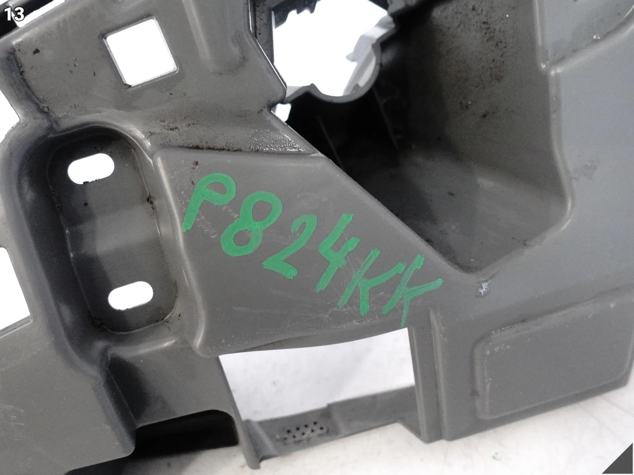 SKODA SCALA 657 19-23 ŚLIZG MOCOWANIE WSPORNIK ZDERZAKA SPRYSKIWACZA PRAWY SKODA SCALA 657 19-23 ŚLIZG MOCOWANIE WSPORNIK ZDERZAKA SPRYSKIWACZA PRAWY - obrazek 14
