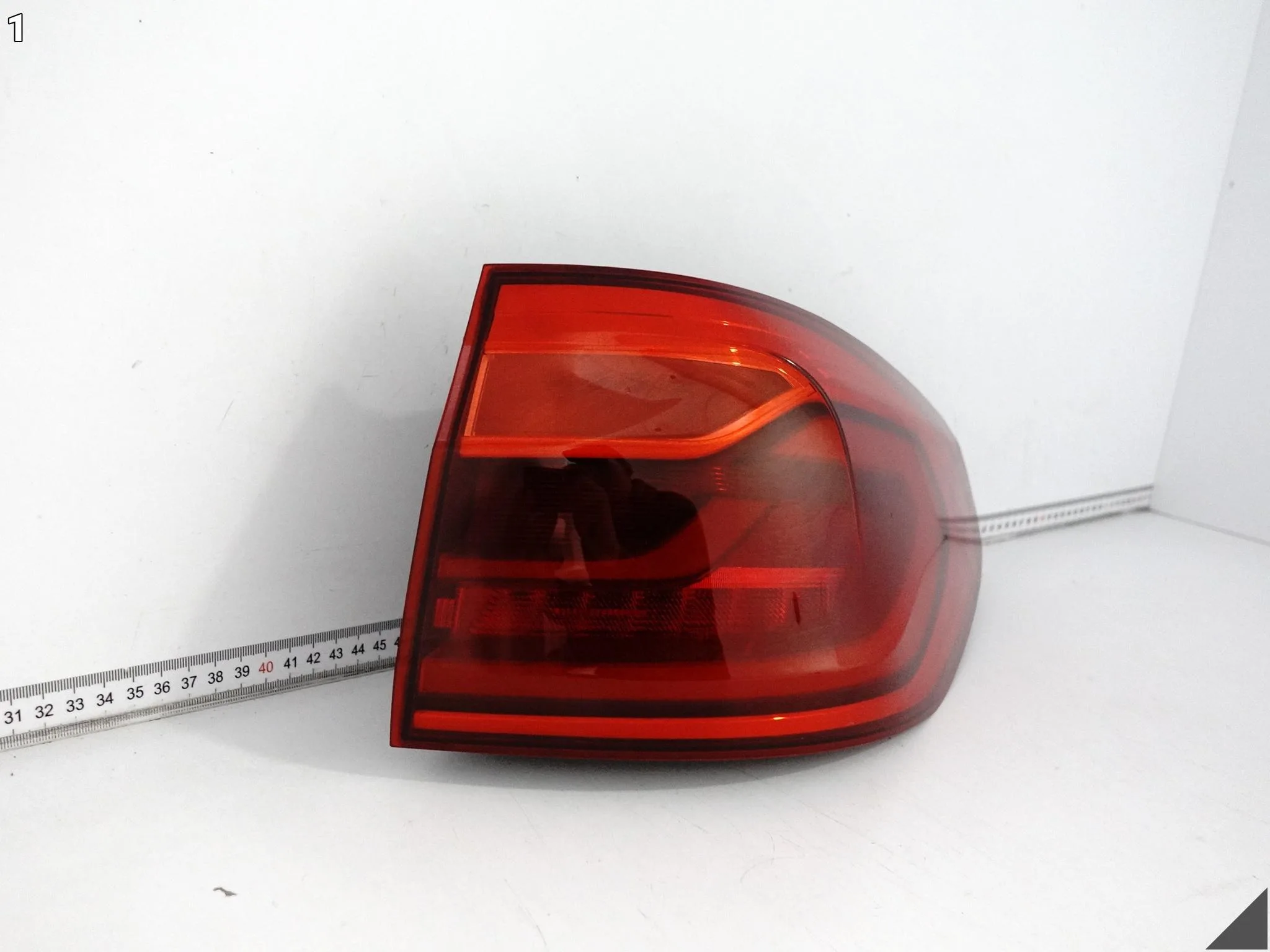 BMW 5 G31 TOURING KOMBI 17-20 LAMPA LED W BŁOTNIK PRAWA TYŁ EUROPA 7388948 BMW 5 G31 TOURING KOMBI 17-20 LAMPA LED W BŁOTNIK PRAWA TYŁ EUROPA 7388948 - obrazek 2