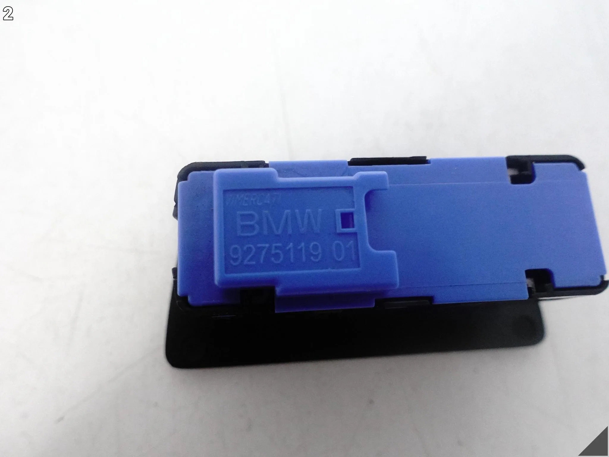 BMW MINI PRZYCISK PRZEŁĄCZNIK ZAMYKANIA KLAPY POKRYWY BAGAŻNIKA TYŁ 9275119 BMW MINI PRZYCISK PRZEŁĄCZNIK ZAMYKANIA KLAPY POKRYWY BAGAŻNIKA TYŁ 9275119 - obrazek 3