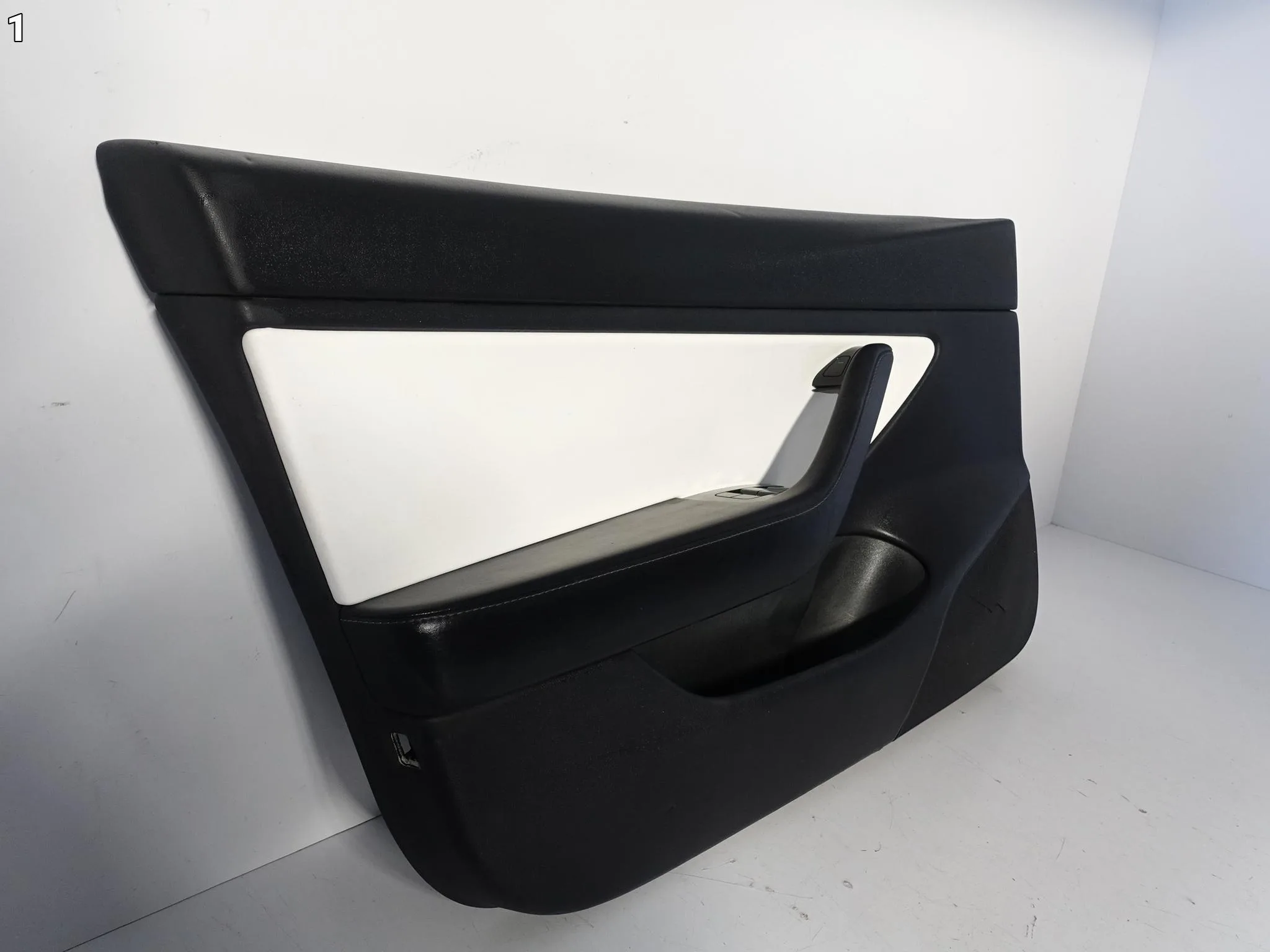 TESLA MODEL 3 17-23 LIFT OSŁONA TAPICERKA BOCZEK DRZWI LEWY PRZÓD TESLA MODEL 3 17-23 LIFT OSŁONA TAPICERKA BOCZEK DRZWI LEWY PRZÓD - obrazek 2