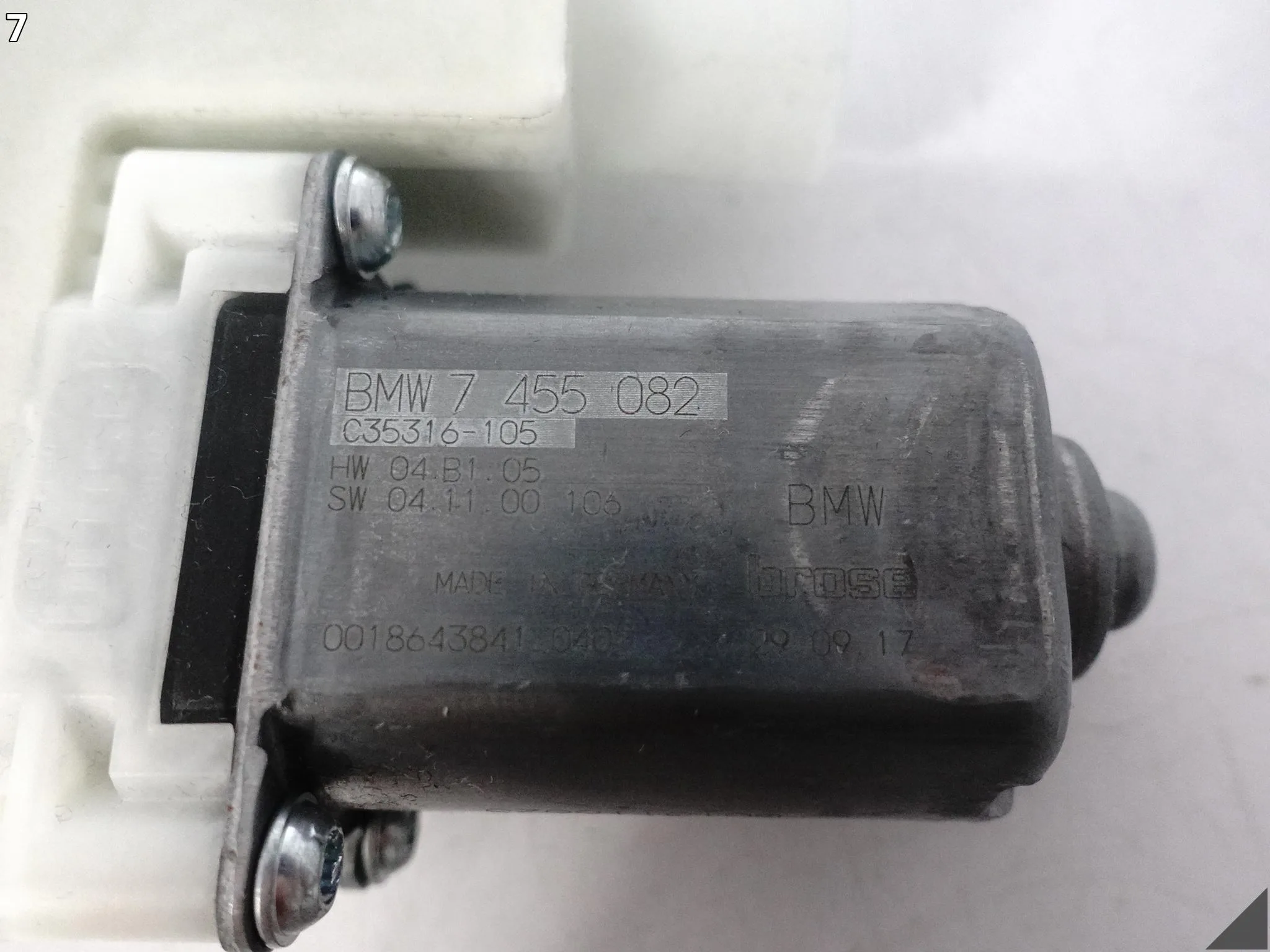BMW 5 G30 G31 M5 F90 7 G11 G12 X3 G01 SILNICZEK PODNOSZENIA SZYBY PRZÓD L BMW 5 G30 G31 M5 F90 7 G11 G12 X3 G01 SILNICZEK PODNOSZENIA SZYBY PRZÓD L - obrazek 8