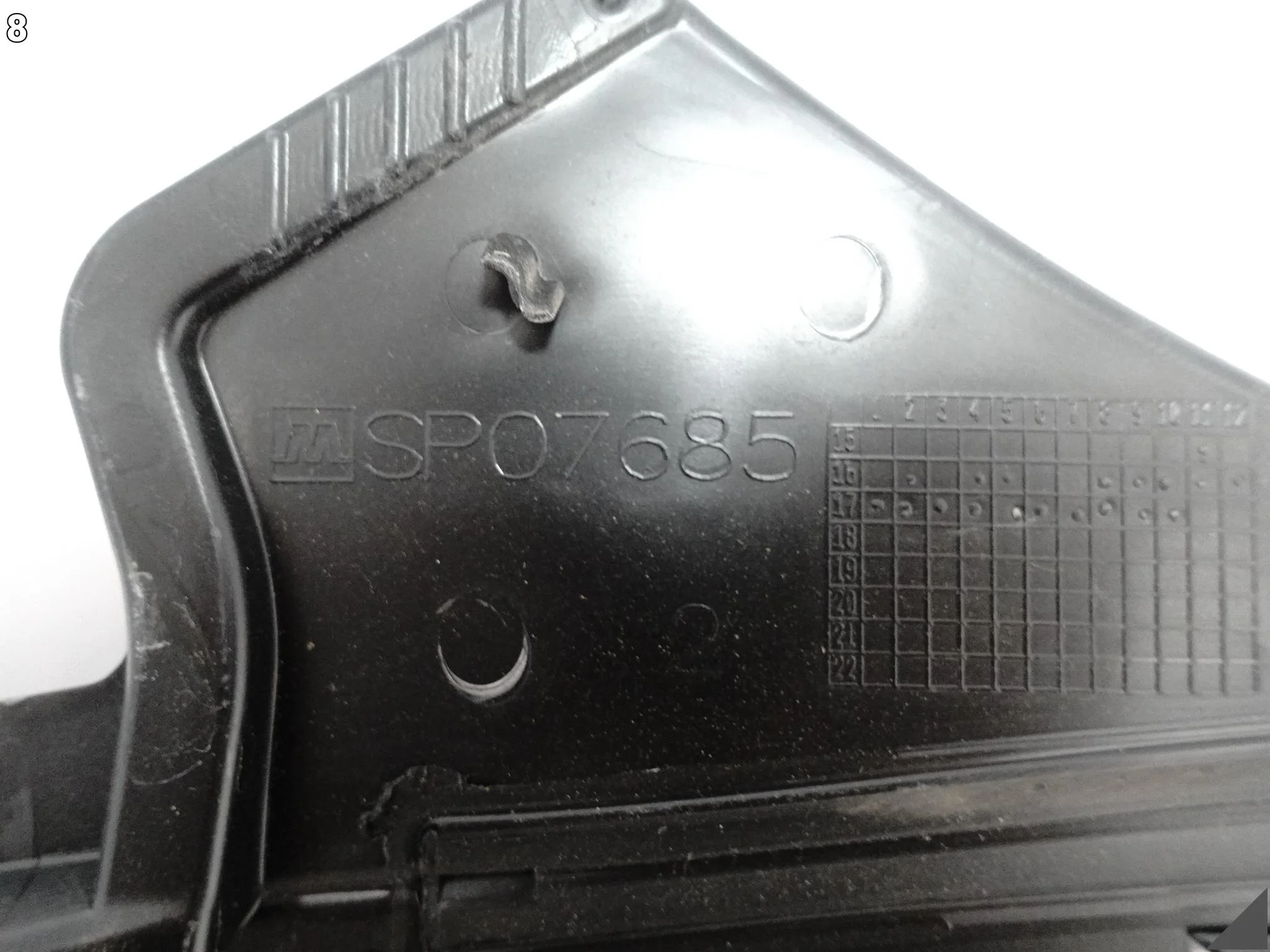 BMW 5 M5 G30 G31 F90 17-23 LISTWA PODSZYBIE OSŁONA MASKOWNICA 7388714 BMW 5 M5 G30 G31 F90 17-23 LISTWA PODSZYBIE OSŁONA MASKOWNICA 7388714 - obrazek 9
