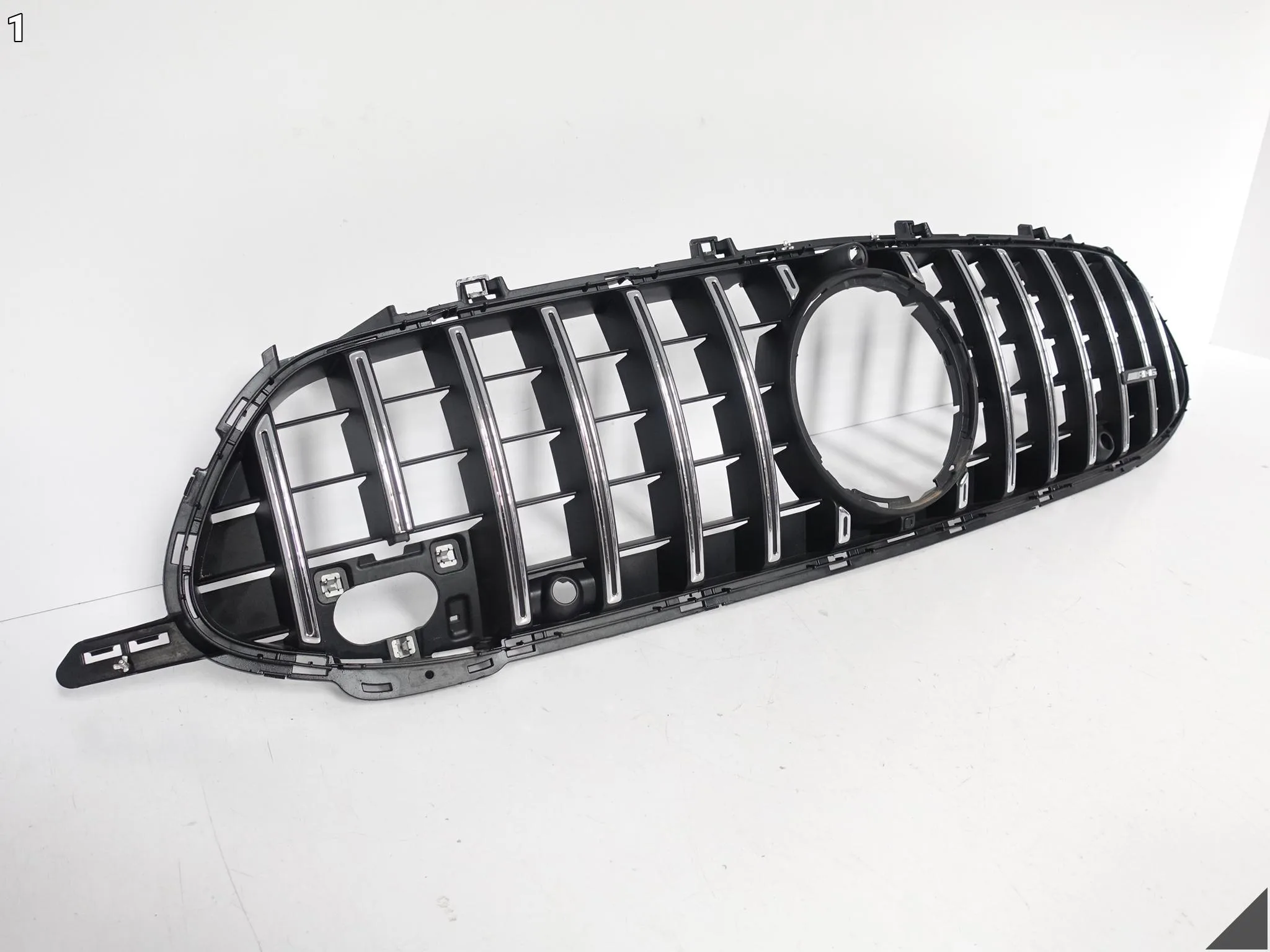 MERCEDES AMG GT 63 6.3 X290 4-DOOR 19- GRILL ATRAPA WLOT W ZDERZAK PRZÓD MERCEDES AMG GT 63 6.3 X290 4-DOOR 19- GRILL ATRAPA WLOT W ZDERZAK PRZÓD - obrazek 2