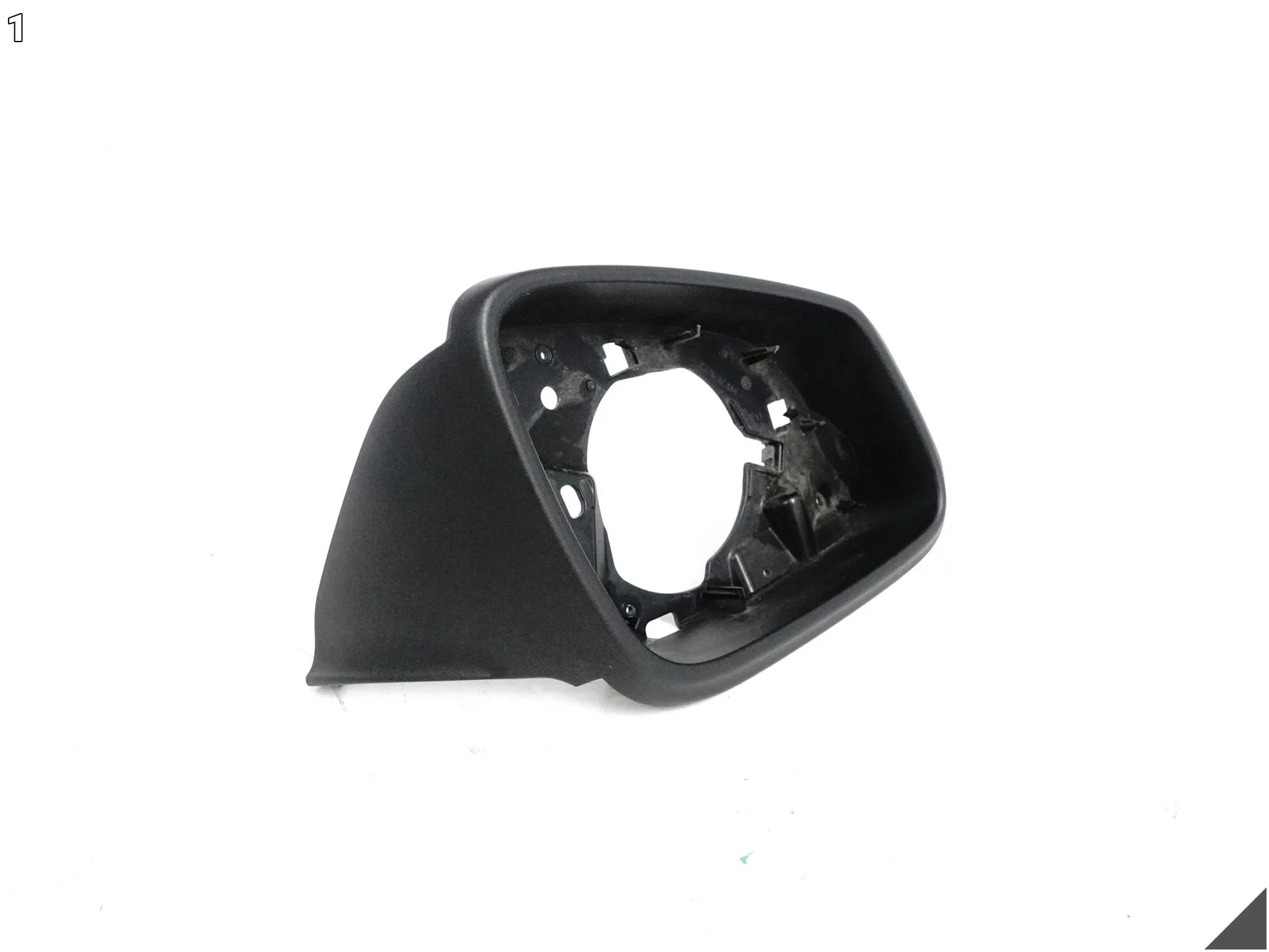BMW F45 ACTIVE TOURER F46 GRAN TOURER X1 F48 RAMKA LUSTERKA ZEWNĘTRZNEGO R BMW F45 ACTIVE TOURER F46 GRAN TOURER X1 F48 RAMKA LUSTERKA ZEWNĘTRZNEGO R - obrazek 2