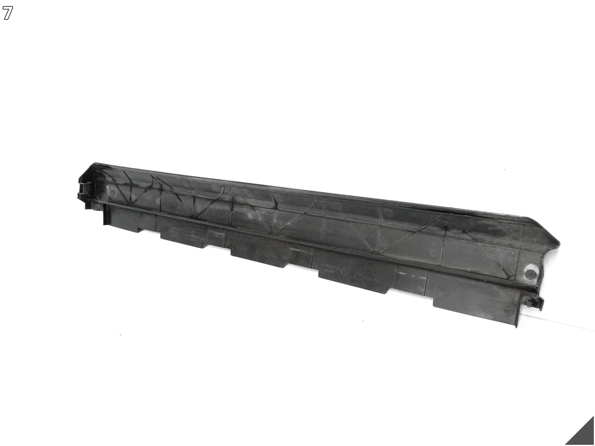 BMW G11 G12 G14 G15 G16 G30 G31 G32 OSŁONA GÓRNA CHŁODNIC PASA PRZEDNIEGO BMW G11 G12 G14 G15 G16 G30 G31 G32 OSŁONA GÓRNA CHŁODNIC PASA PRZEDNIEGO - obrazek 8