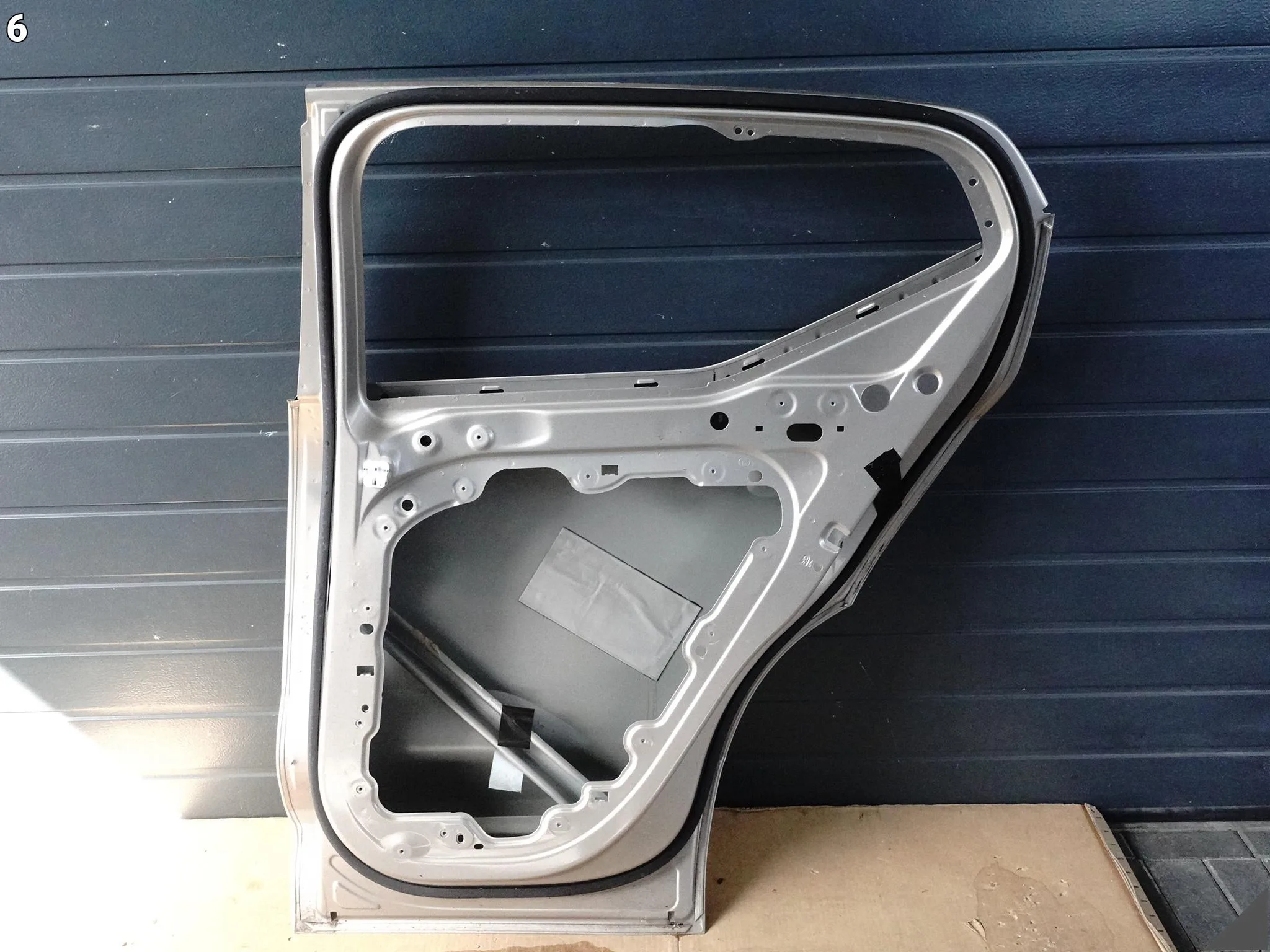 VOLVO XC40 II (2 GENERACJA) 17- DRZWI DOOR PRAWE TYŁ VOLVO XC40 II (2 GENERACJA) 17- DRZWI DOOR PRAWE TYŁ - obrazek 7