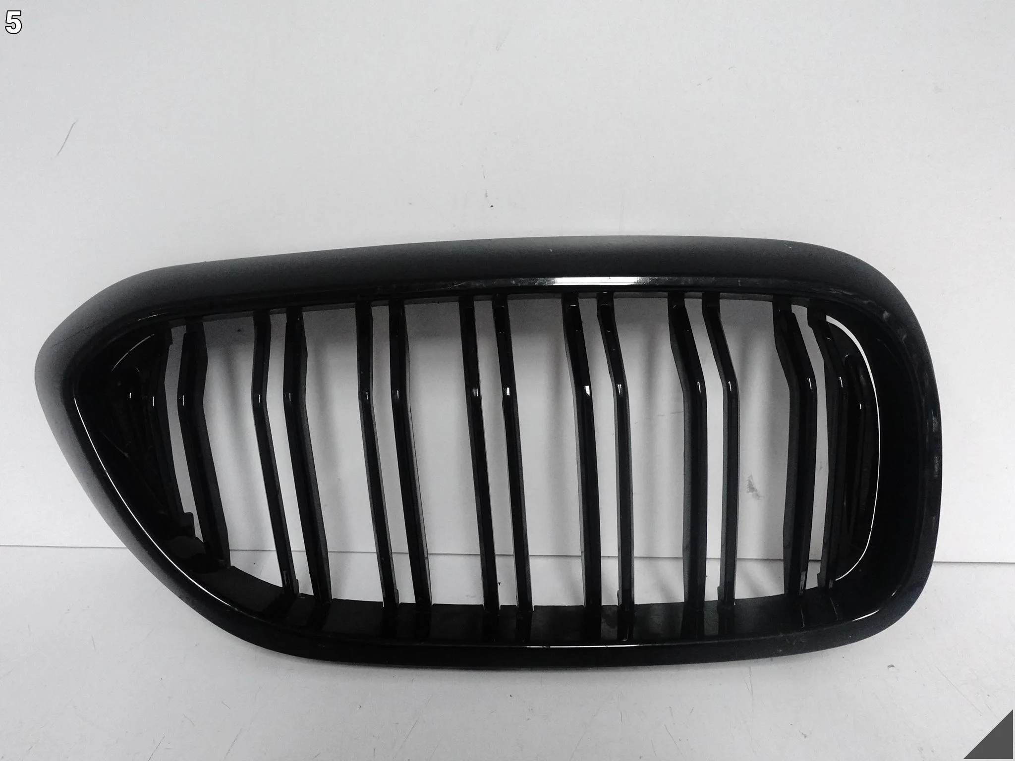 BMW 5 G30 G31 M5 F90 17-20 GRILL ATRAPA WLOT ZDERZAK PRZÓD *NIEORYGINALNY* BMW 5 G30 G31 M5 F90 17-20 GRILL ATRAPA WLOT ZDERZAK PRZÓD *NIEORYGINALNY* - obrazek 6