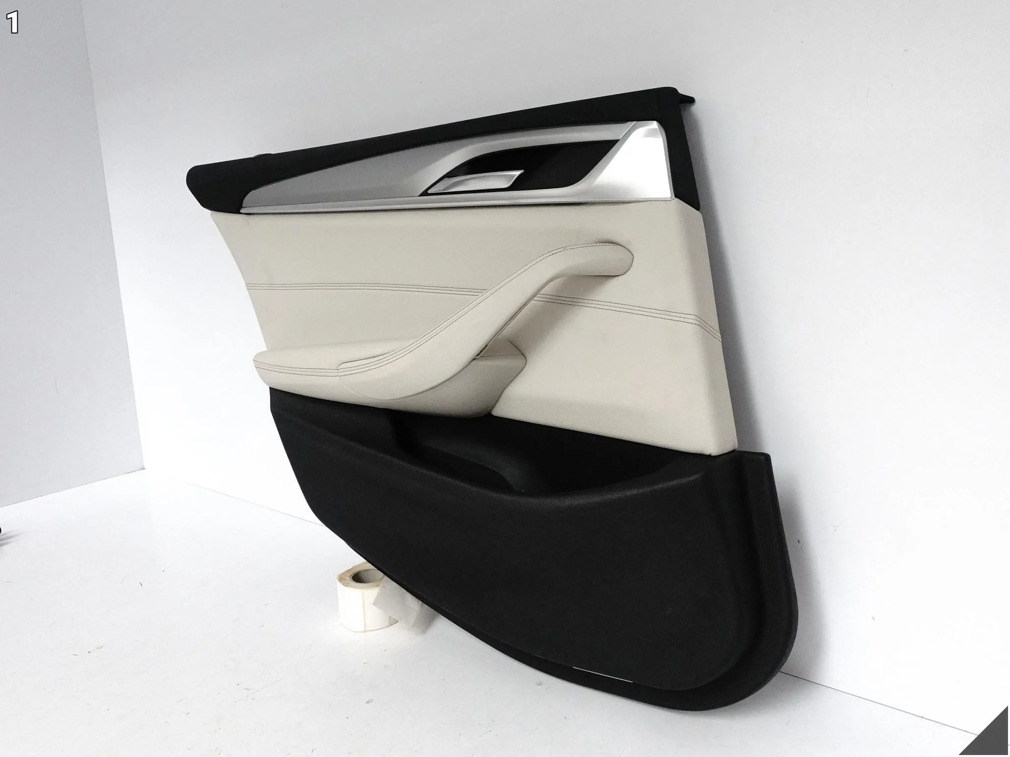 BMW 5 G30 G31 M5 F90 17-24 TAPICERKA BOCZEK DRZWI SKÓRA LISTWA UCHWYT TYŁ L BMW 5 G30 G31 M5 F90 17-24 TAPICERKA BOCZEK DRZWI SKÓRA LISTWA UCHWYT TYŁ L - obrazek 2