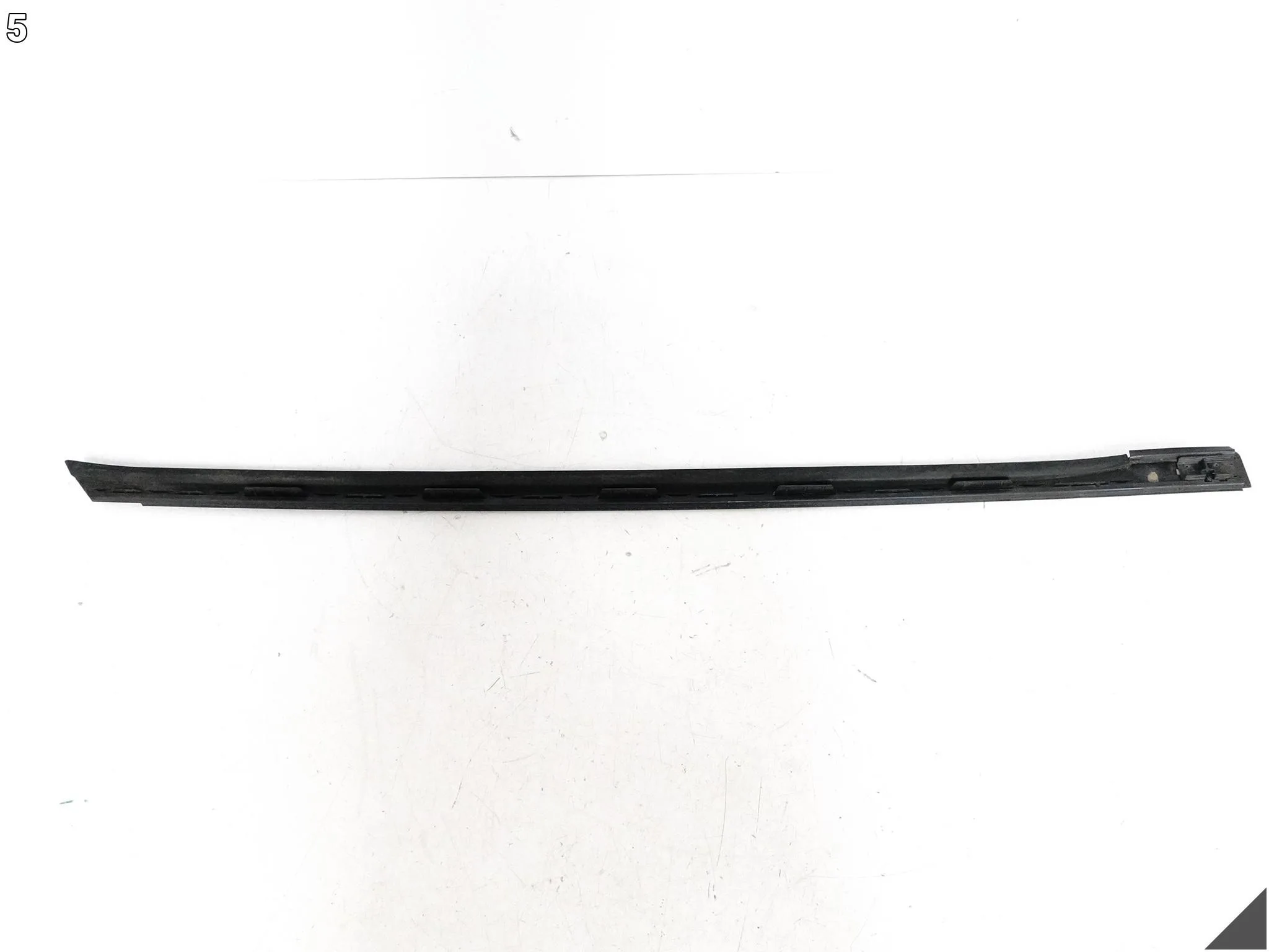 BMW 5 G30 G31 17-23 DACH LISTWA ZGARNIAJĄCA SZYBY CZOŁOWEJ PRZEDNIEJ PRAWA BMW 5 G30 G31 17-23 DACH LISTWA ZGARNIAJĄCA SZYBY CZOŁOWEJ PRZEDNIEJ PRAWA - obrazek 6