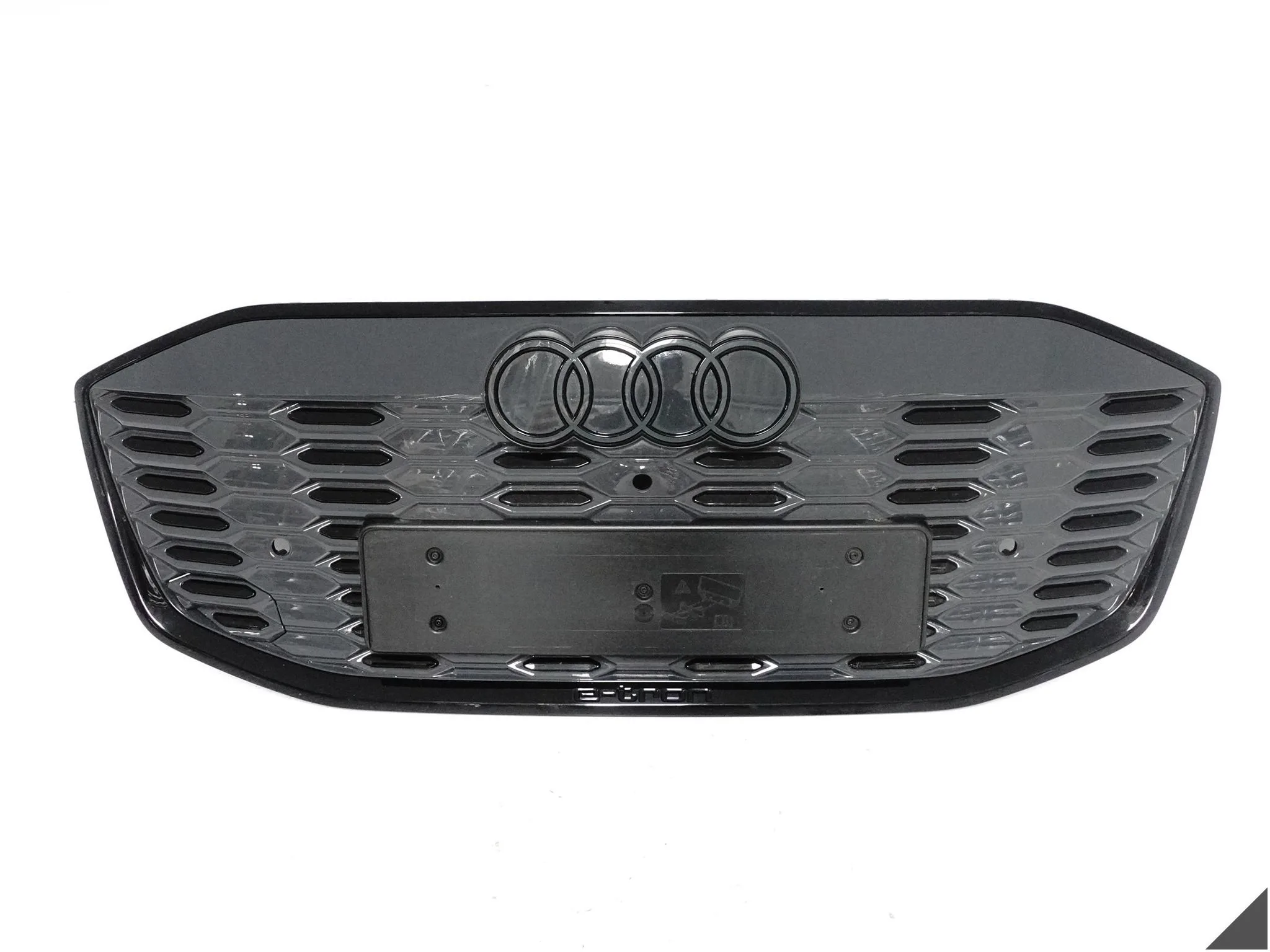 AUDI Q6 E-TRON 85H S-LINE 23- GRILL ATRAPA KRATKA WLOT W ZDERZAK PRZÓD AUDI Q6 E-TRON 85H S-LINE 23- GRILL ATRAPA KRATKA WLOT W ZDERZAK PRZÓD