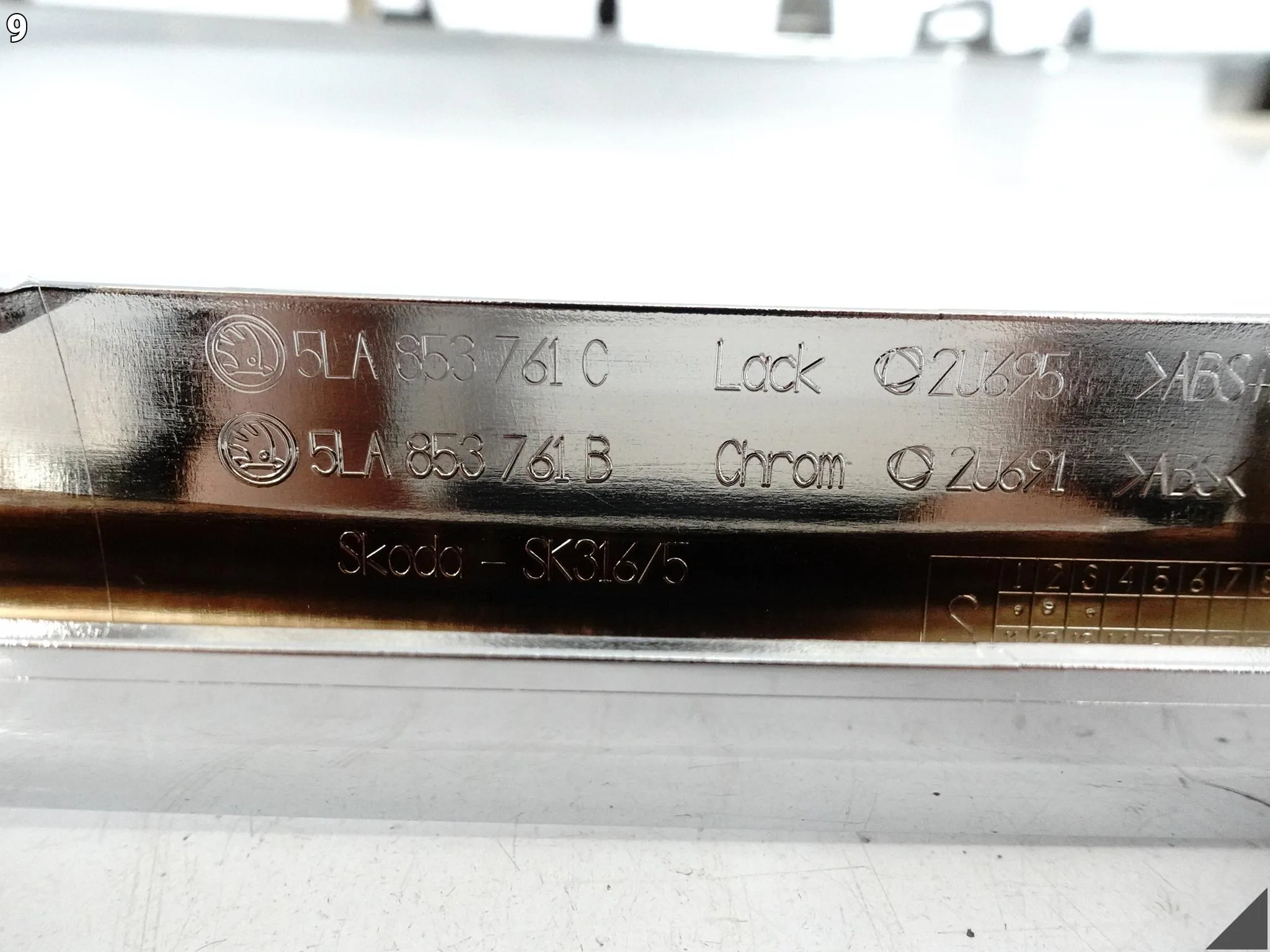 SKODA ENYAQ iV 5LA 20-25 LISTWA CHROM GRILL ATRAPA W ZDERZAK PRZÓD SKODA ENYAQ iV 5LA 20-25 LISTWA CHROM GRILL ATRAPA W ZDERZAK PRZÓD - obrazek 10