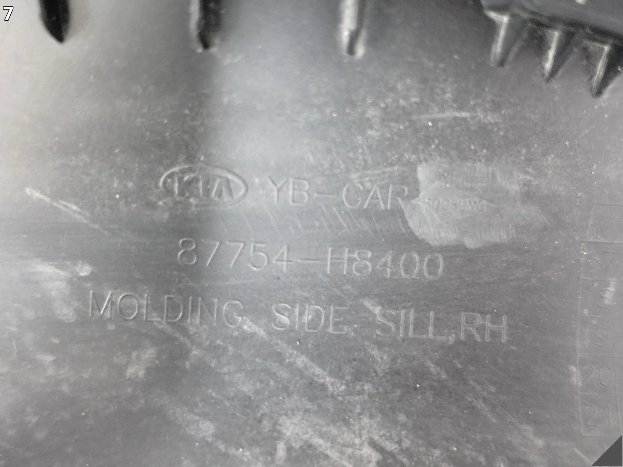 KIA STONIC YB LIFT 17-24 PRÓG LISTWA NAKŁADKA PROGOWA PRAWA 87754-H8400 KIA STONIC YB LIFT 17-24 PRÓG LISTWA NAKŁADKA PROGOWA PRAWA 87754-H8400 - obrazek 8