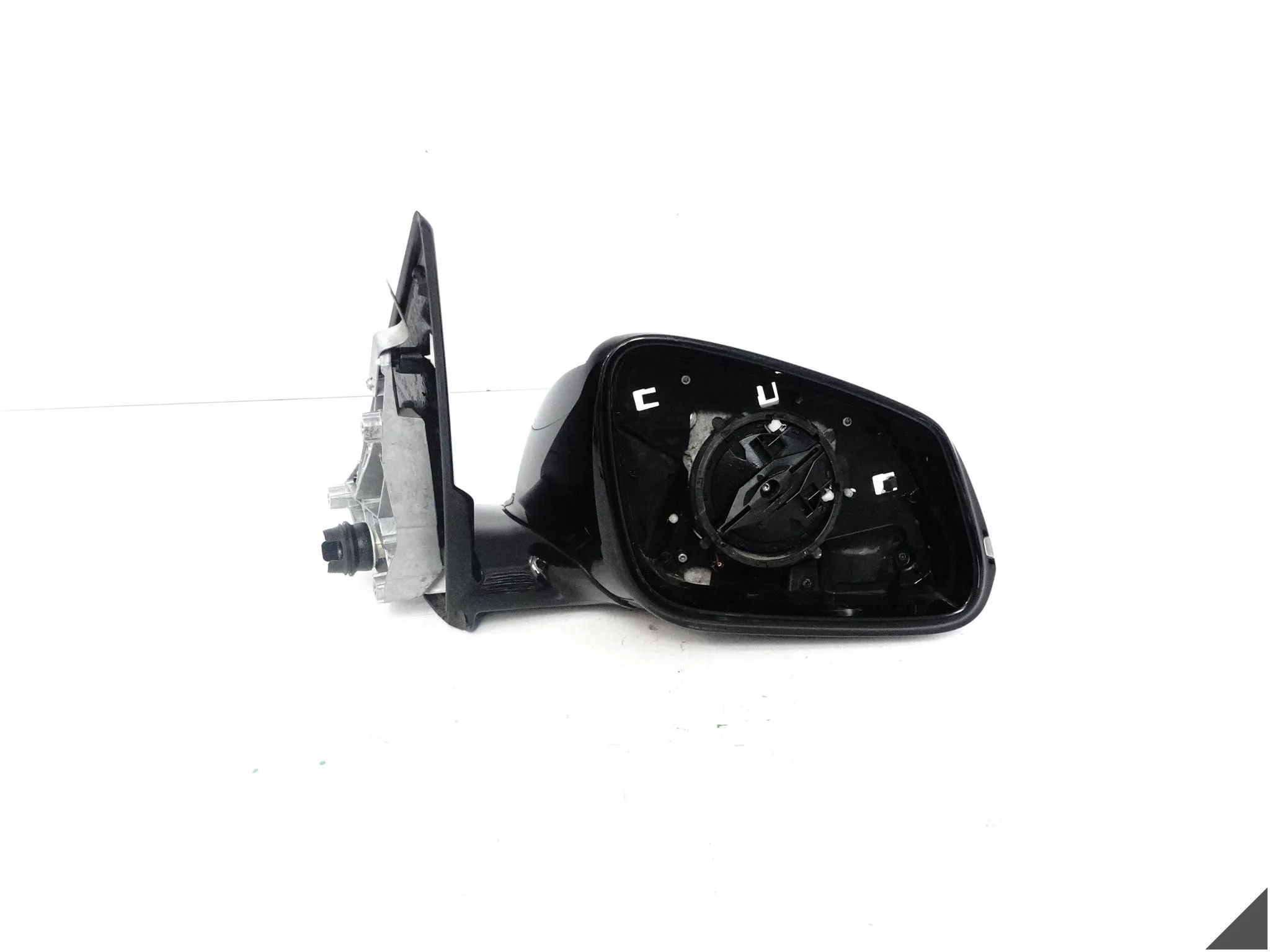 BMW X1 E84 M-PAKIET SHADOW LINE LCI LIFT 12-15 LUSTERKO STELAŻ PRAWE 5 PIN BMW X1 E84 M-PAKIET SHADOW LINE LCI LIFT 12-15 LUSTERKO STELAŻ PRAWE 5 PIN