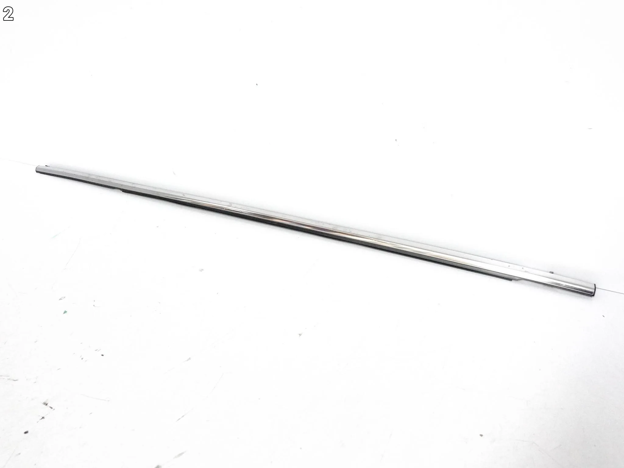 LEXUS RX IV 4 RX450 RX350 15-22 LIFT LISTWA ZGARNIAJĄCA SZYBY PRAWA PRZÓD LEXUS RX IV 4 RX450 RX350 15-22 LIFT LISTWA ZGARNIAJĄCA SZYBY PRAWA PRZÓD - obrazek 3