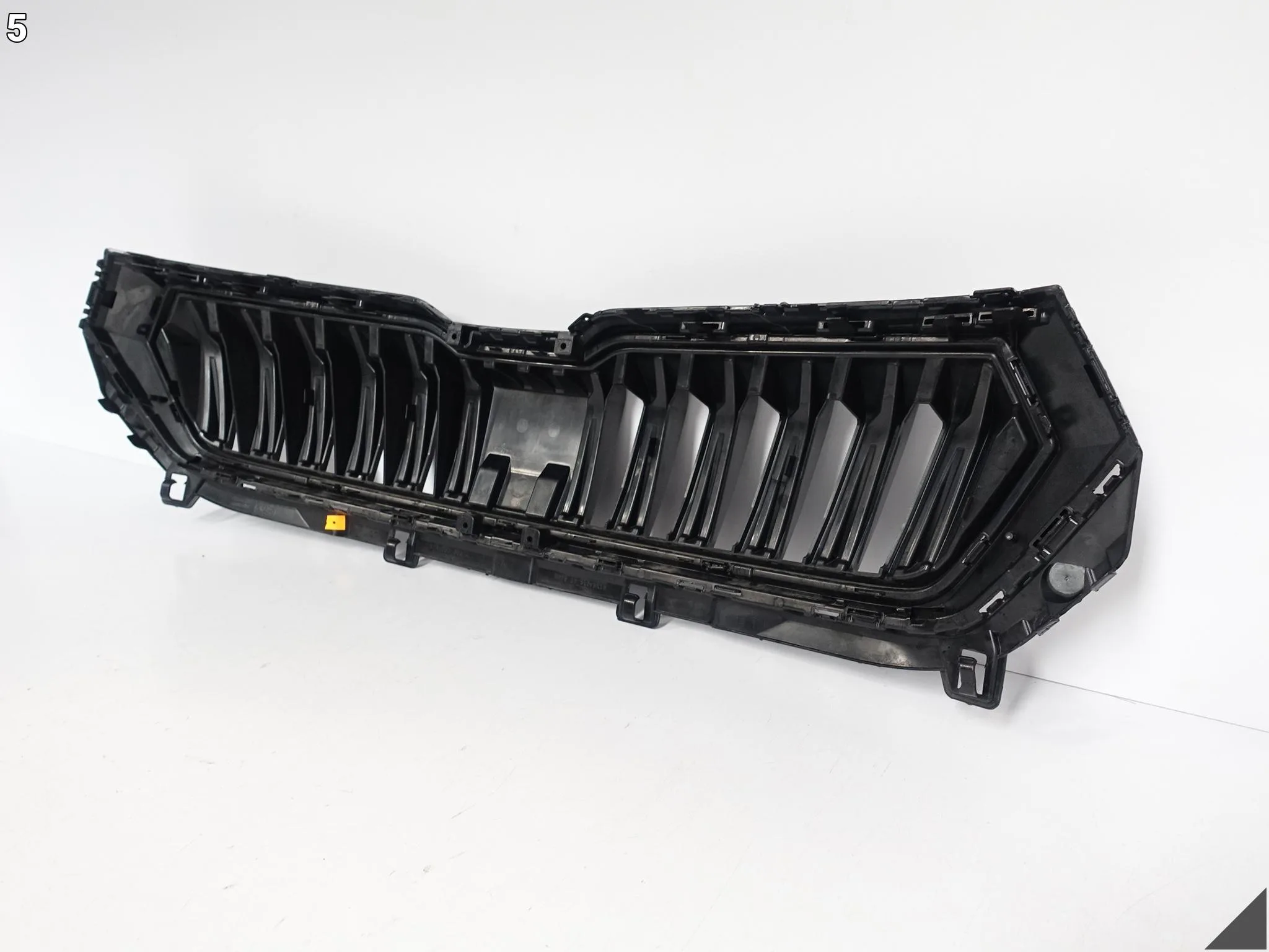 SKODA KAROQ 57A LIFT 22- GRILL ATRAPA KRATKA WLOT W ZDERZAK PRZÓD SKODA KAROQ 57A LIFT 22- GRILL ATRAPA KRATKA WLOT W ZDERZAK PRZÓD - obrazek 6