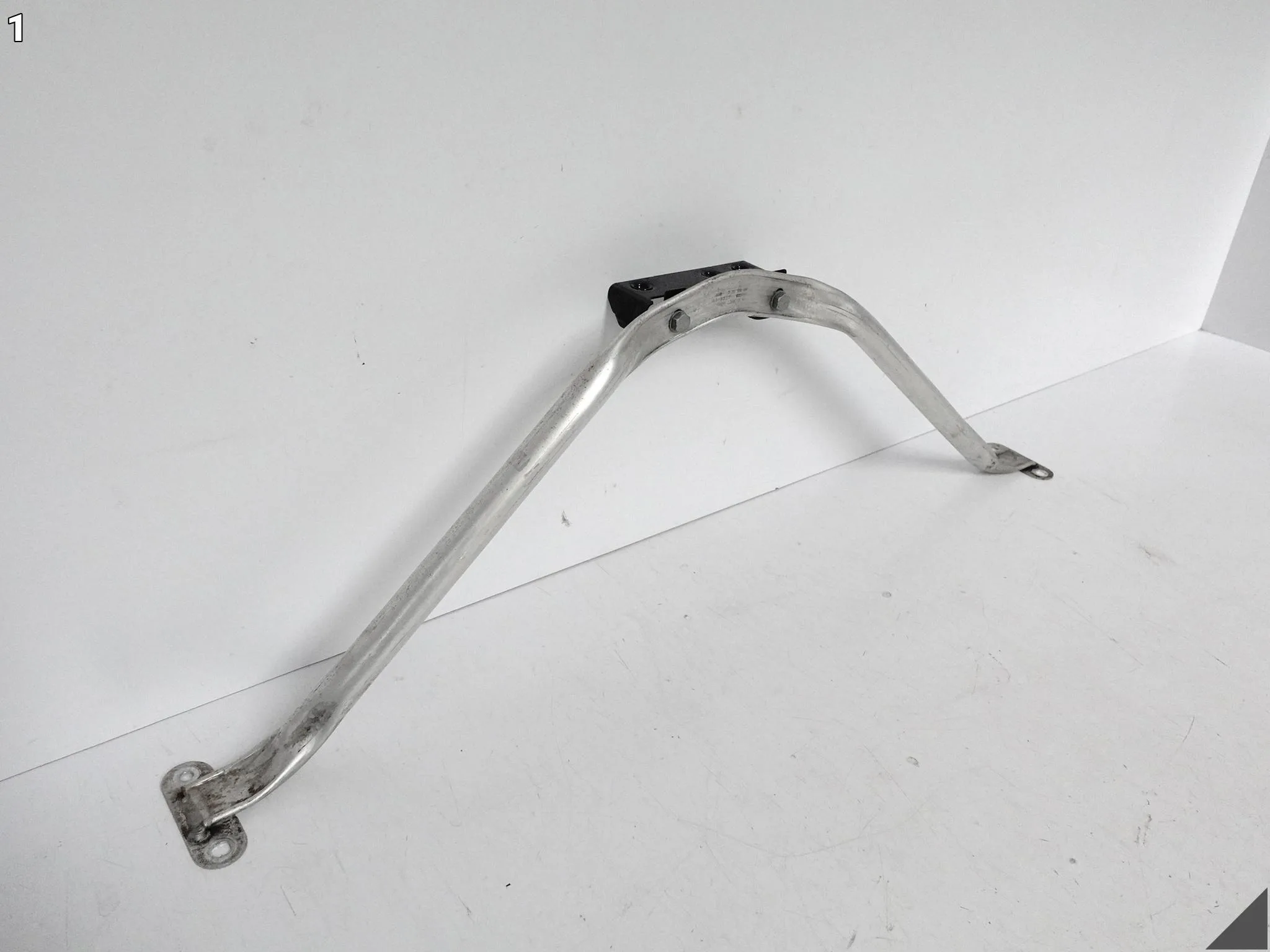 BMW 5 V G30 G31 17-20 WSPORNIK POPRZECZKA WZMOCNIENIE MOCOWANIE PASA PRZÓD BMW 5 V G30 G31 17-20 WSPORNIK POPRZECZKA WZMOCNIENIE MOCOWANIE PASA PRZÓD - obrazek 2