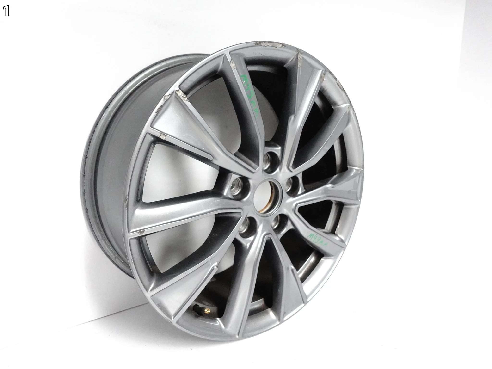 VW MULTIVAN 7T0 T7 7,5Jx18 ET60 5×120 FELGA 7T0601025E VW MULTIVAN 7T0 T7 7,5Jx18 ET60 5x120 FELGA 7T0601025E - obrazek 2