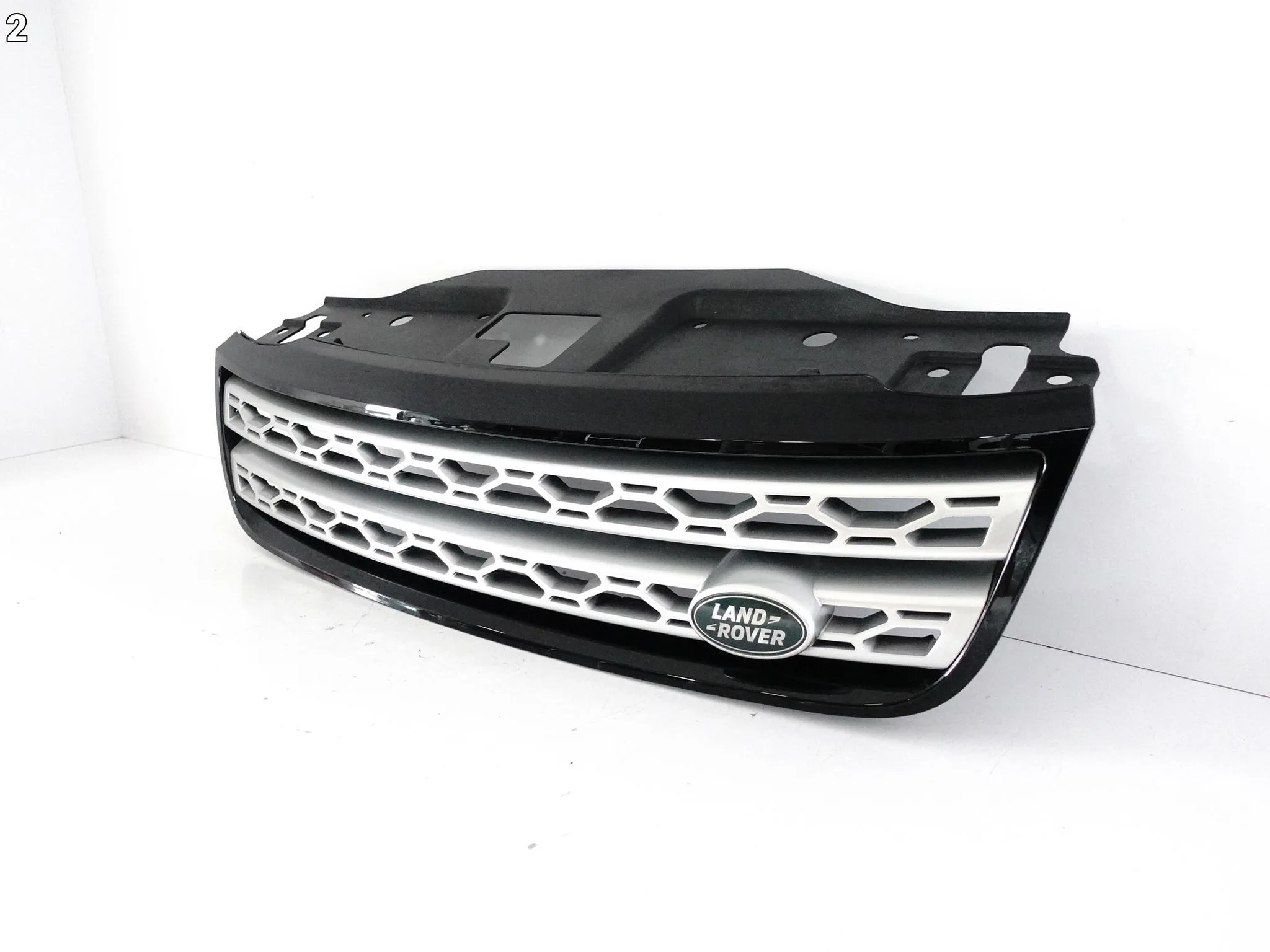 LAND ROVER DISCOVERY L462 V 5 17-21 GRILL ATRAPA KRATKA W ZDERZAK PRZÓD LAND ROVER DISCOVERY L462 V 5 17-21 GRILL ATRAPA KRATKA W ZDERZAK PRZÓD - obrazek 3