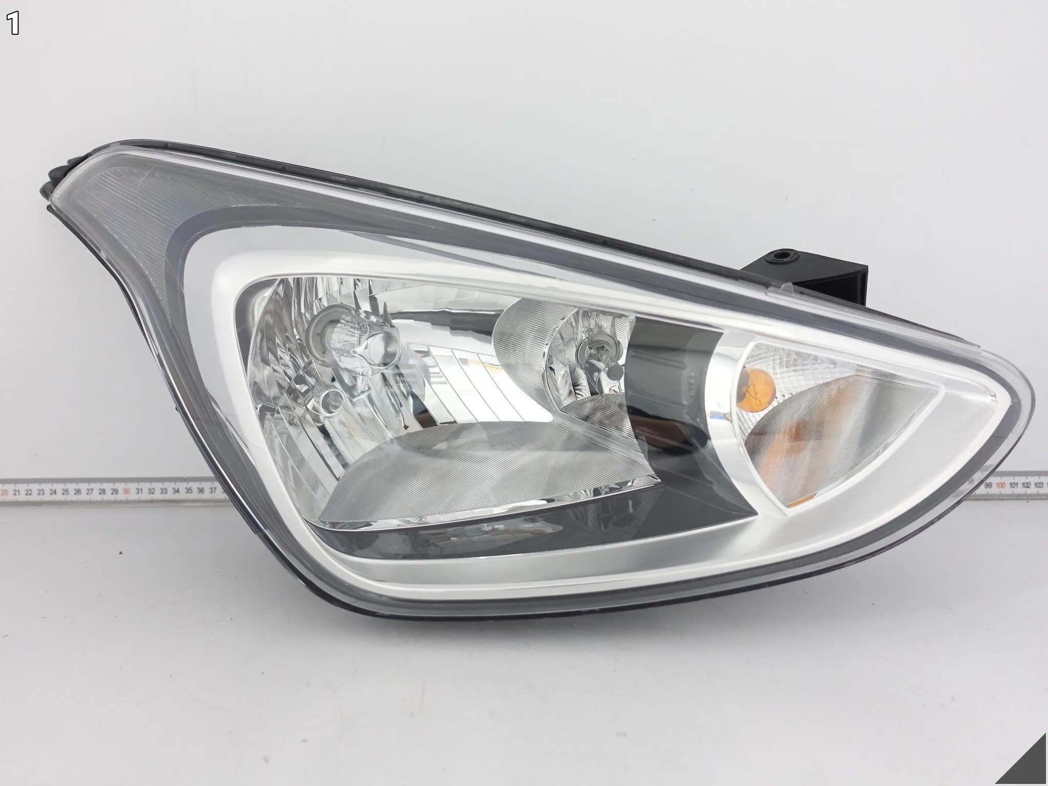 HYUNDAI I10 II (2 GENERACJA) 13-19 LIFT LAMPA HALOGEN ZWYKŁA PRAWA PRZÓD EU HYUNDAI I10 II (2 GENERACJA) 13-19 LIFT LAMPA HALOGEN ZWYKŁA PRAWA PRZÓD EU - obrazek 2