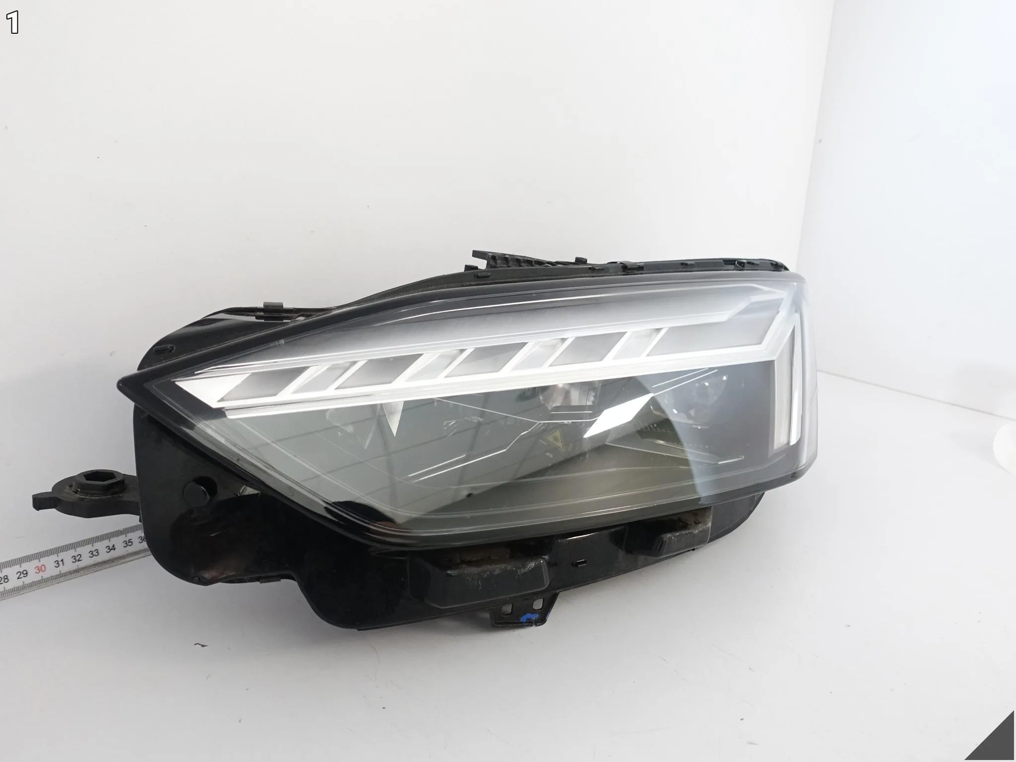 AUDI A5 S5 8W6 F5 B9 LIFT 19-24 LAMPA LASER FULL LED LEWA PRZÓD EUROPA AUDI A5 S5 8W6 F5 B9 LIFT 19-24 LAMPA LASER FULL LED LEWA PRZÓD EUROPA - obrazek 2