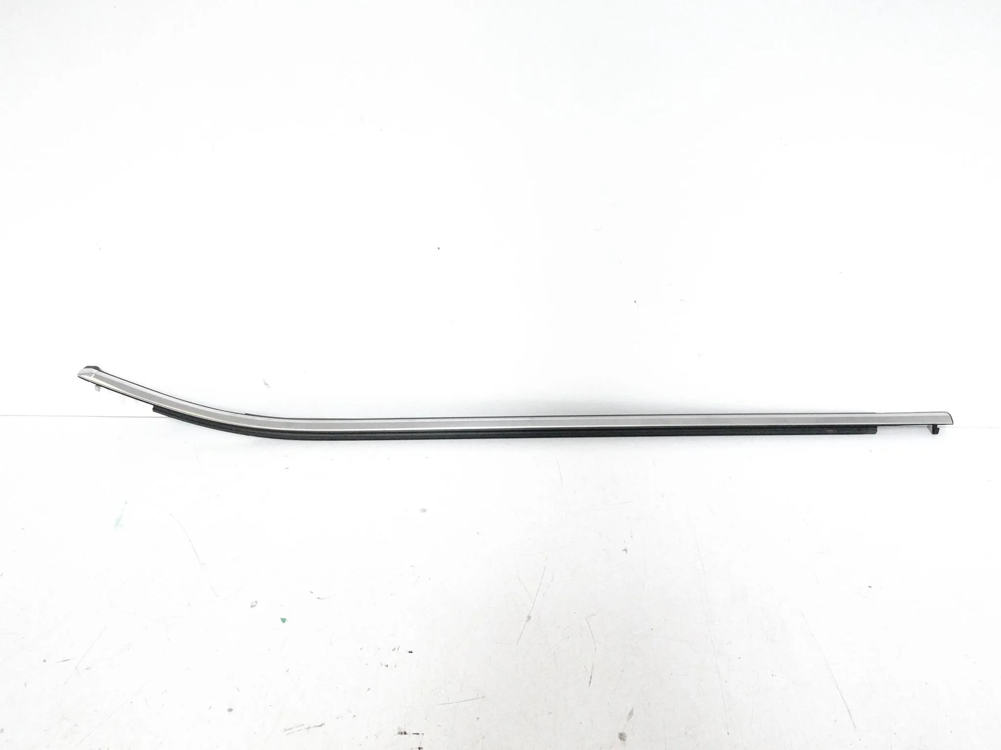 LEXUS RX IV RX450 RX350 15-22 LIFT LISTWA ZGARNIAJĄCA SZYBY PRAWA TYŁ CHROM LEXUS RX IV RX450 RX350 15-22 LIFT LISTWA ZGARNIAJĄCA SZYBY PRAWA TYŁ CHROM