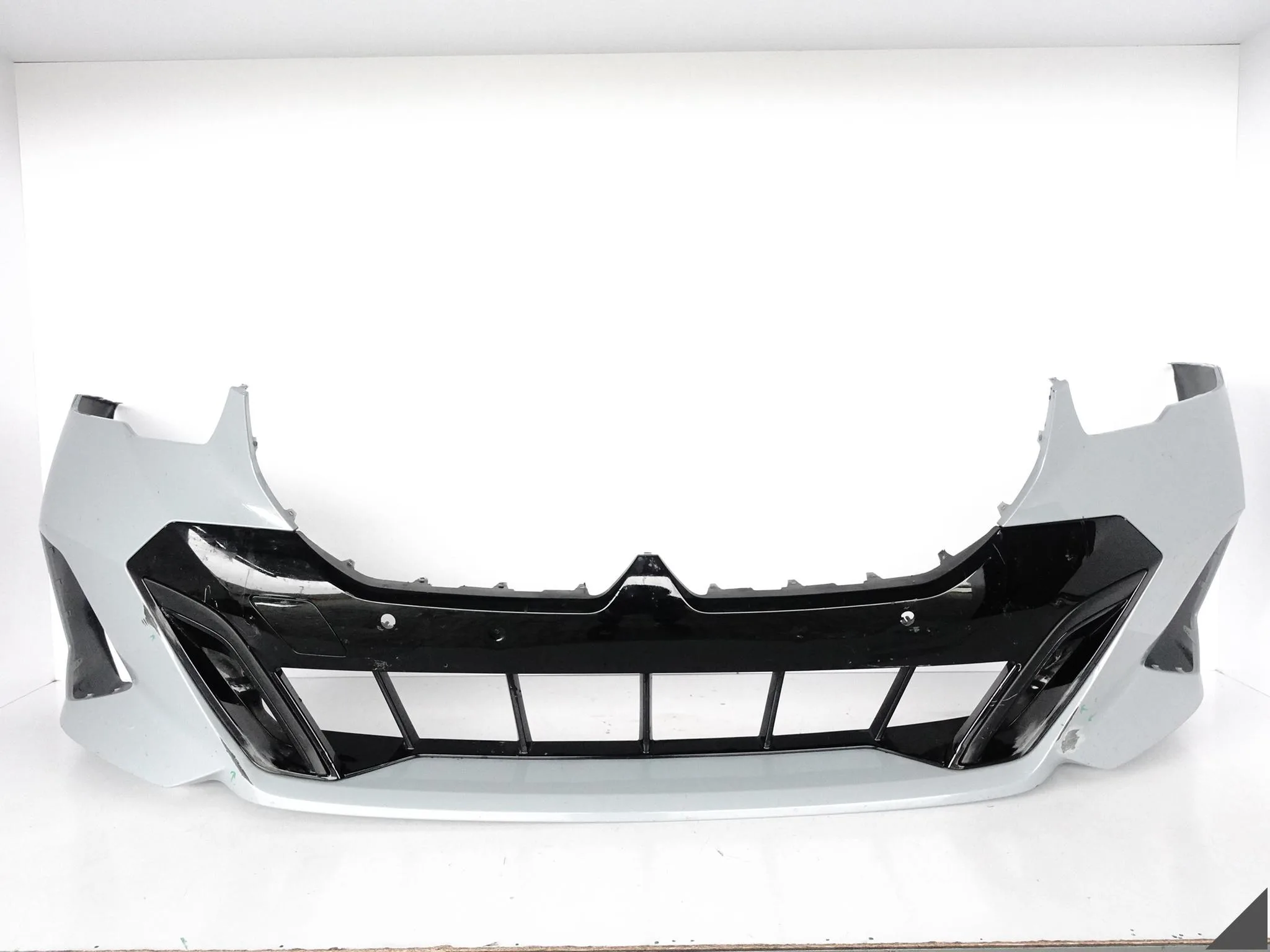 BMW 5 G60 G61 M-PAKIET MSP 23- ZDERZAK BUMPER + KRATKA + LISTWA PRZÓD (PDC) BMW 5 G60 G61 M-PAKIET MSP 23- ZDERZAK BUMPER + KRATKA + LISTWA PRZÓD (PDC)