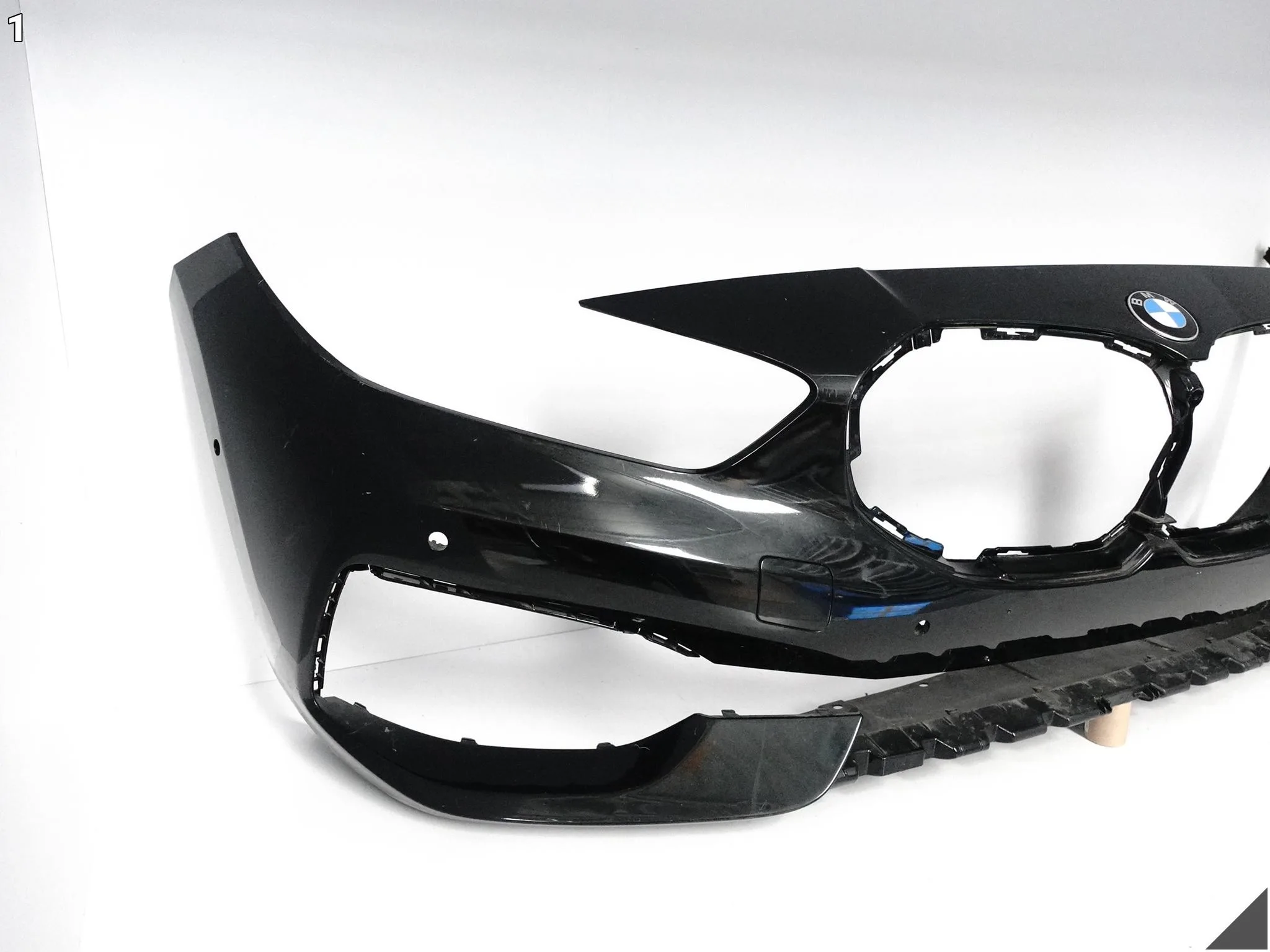 BMW 1 F40 19-24 ZWYKŁY ZDERZAK BUMPER + ZAŚLEPKA PRZÓD (6xPDC) BMW 1 F40 19-24 ZWYKŁY ZDERZAK BUMPER + ZAŚLEPKA PRZÓD (6xPDC) - obrazek 2