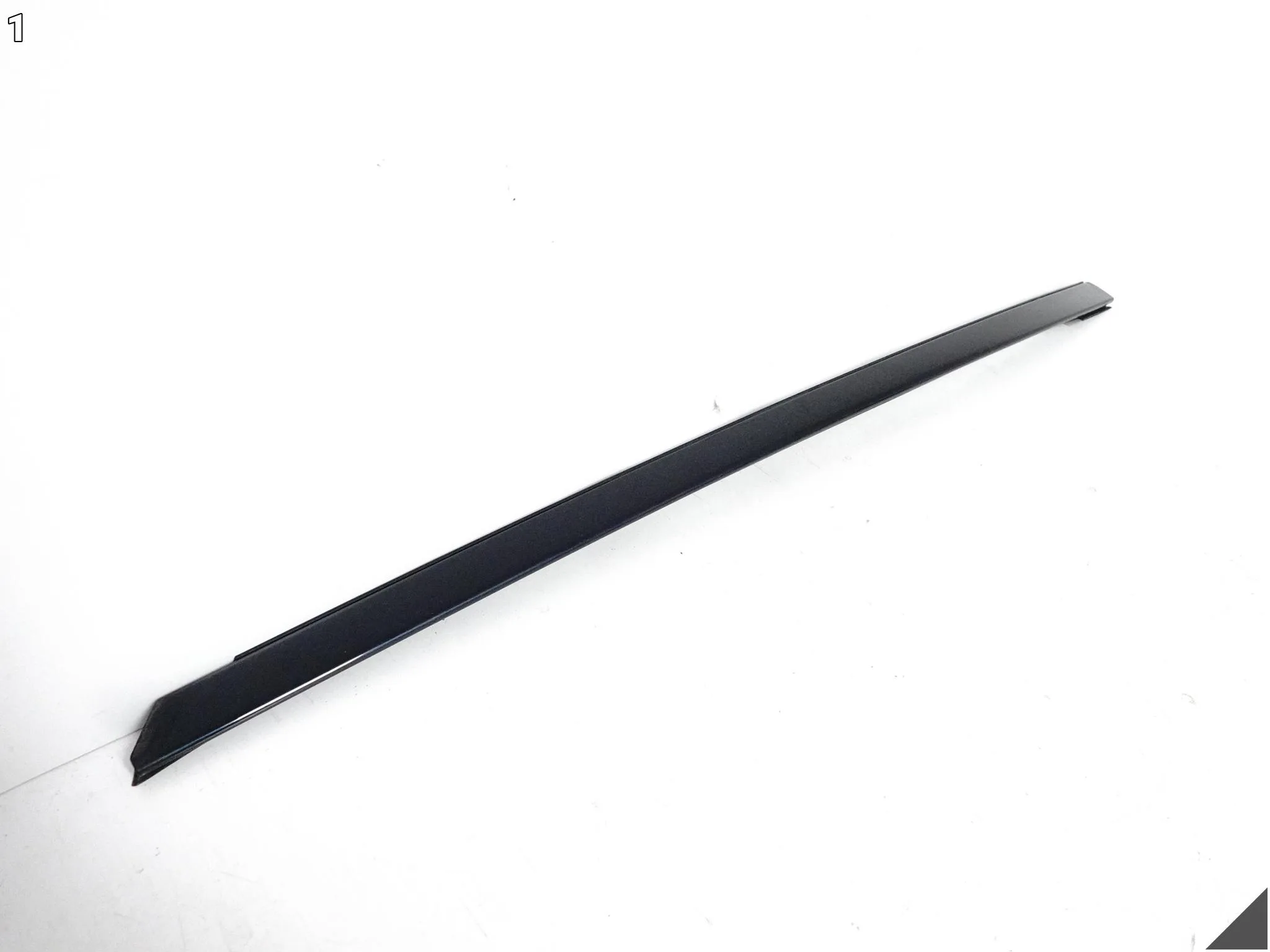 BMW 5 G30 G31 17-23 DACH LISTWA ZGARNIAJĄCA SZYBY CZOŁOWEJ PRZEDNIEJ PRAWA BMW 5 G30 G31 17-23 DACH LISTWA ZGARNIAJĄCA SZYBY CZOŁOWEJ PRZEDNIEJ PRAWA - obrazek 2