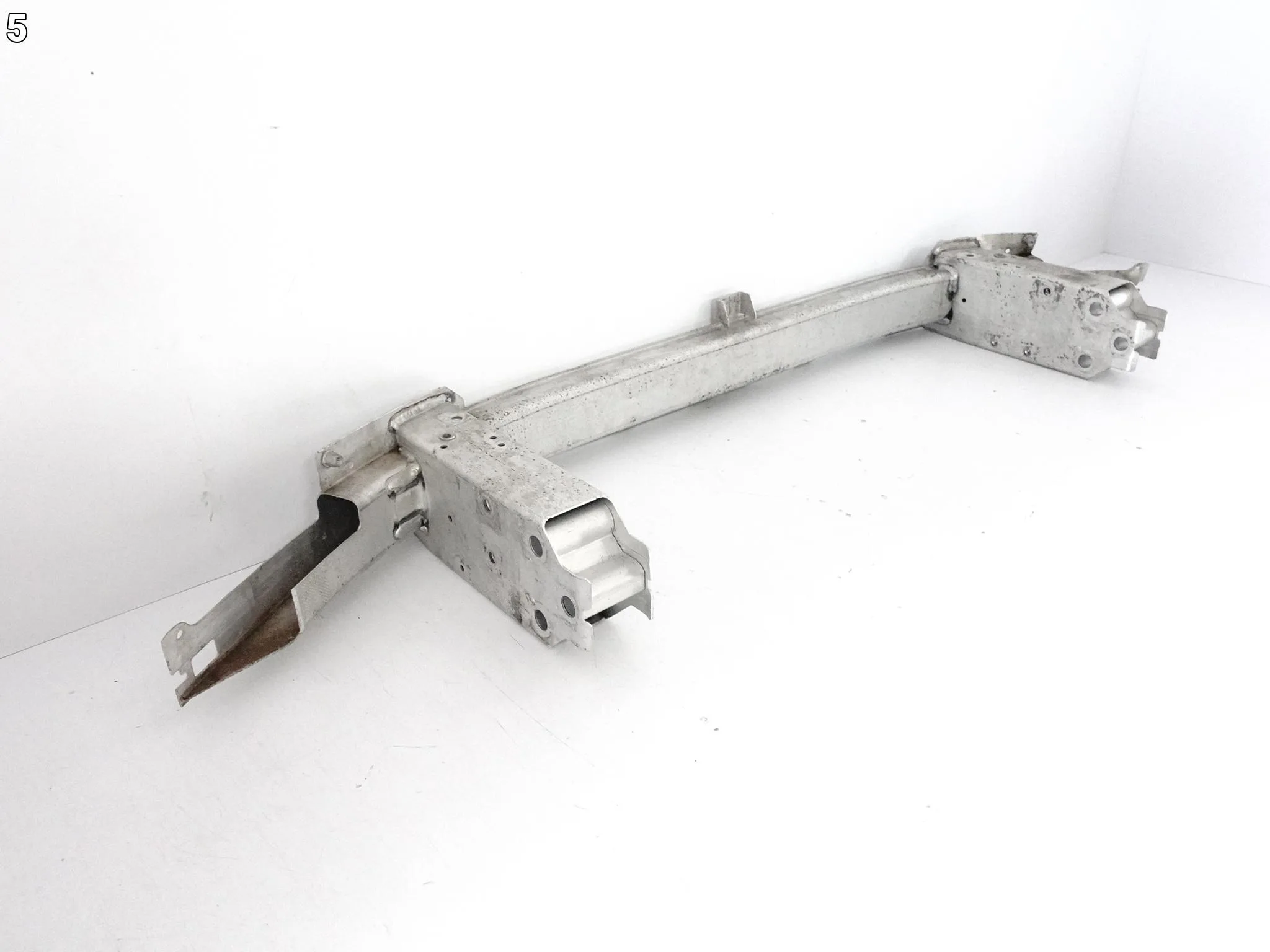 BMW M5 F90 5 G30 G31 17-23 WZMOCNIENIE PAS BELKA WSPORNIK W ZDERZAK PRZÓD BMW M5 F90 5 G30 G31 17-23 WZMOCNIENIE PAS BELKA WSPORNIK W ZDERZAK PRZÓD - obrazek 6