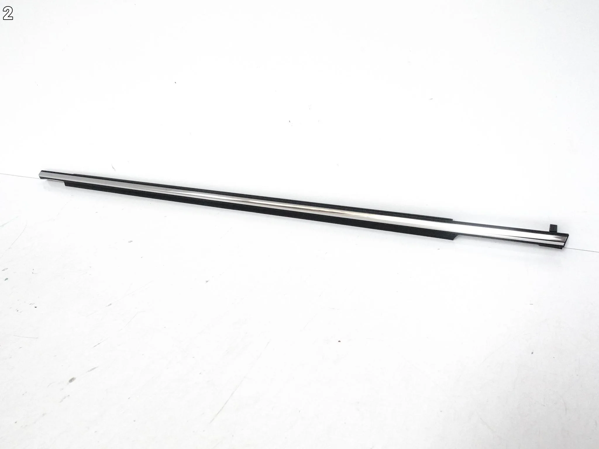 TOYOTA AVENSIS II T25 03-09 LISTWA ZGARNIAJĄCA SZYBY DRZWI LEWA PRZÓD CHROM TOYOTA AVENSIS II T25 03-09 LISTWA ZGARNIAJĄCA SZYBY DRZWI LEWA PRZÓD CHROM - obrazek 3