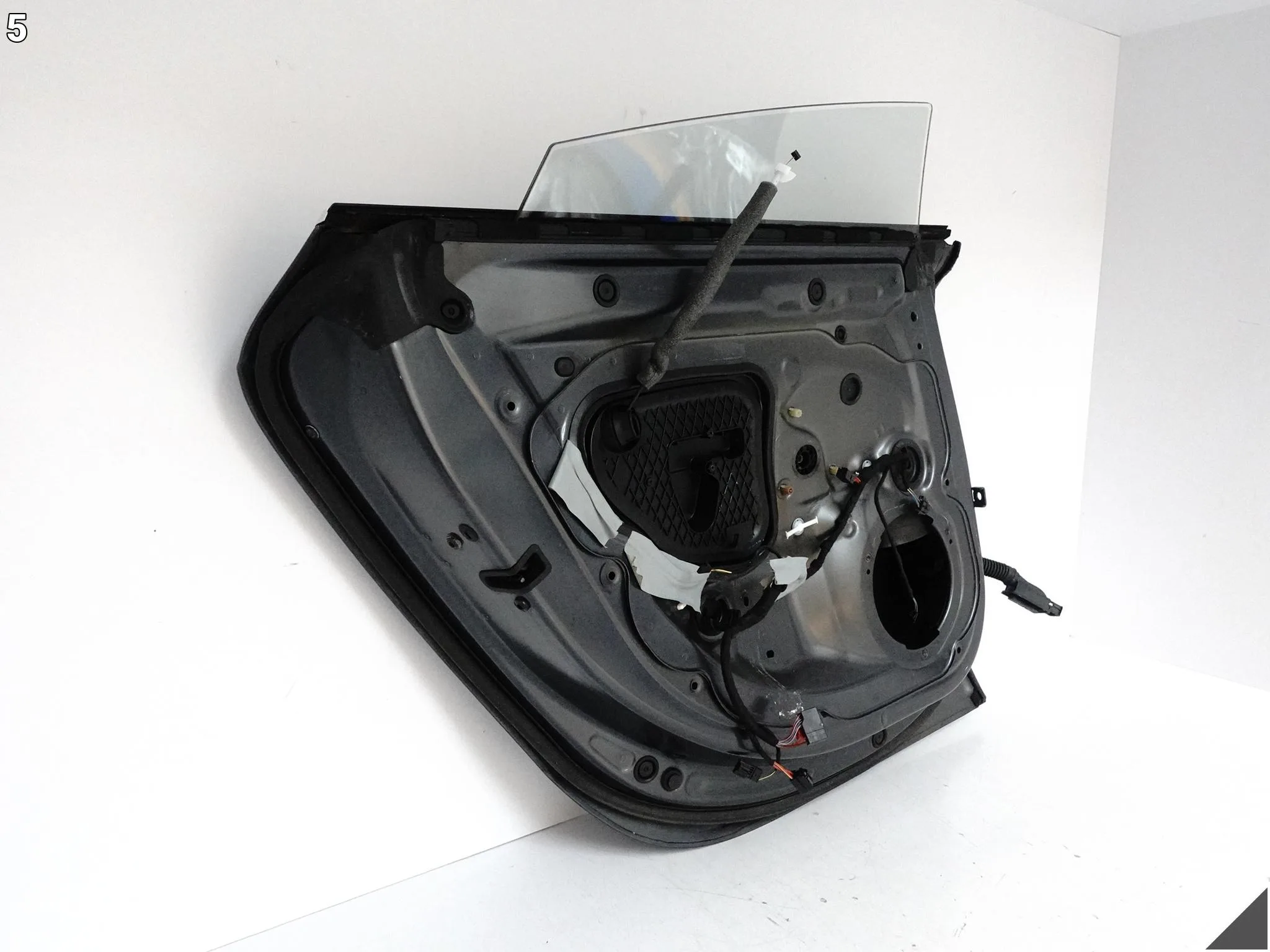 AUDI RS7 S7 A7 4G8 C7 10-18 LIFT DRZWI LEWE TYŁ SZYBA DEMONTAŻ KOLOR I6 AUDI RS7 S7 A7 4G8 C7 10-18 LIFT DRZWI LEWE TYŁ SZYBA DEMONTAŻ KOLOR I6 - obrazek 6