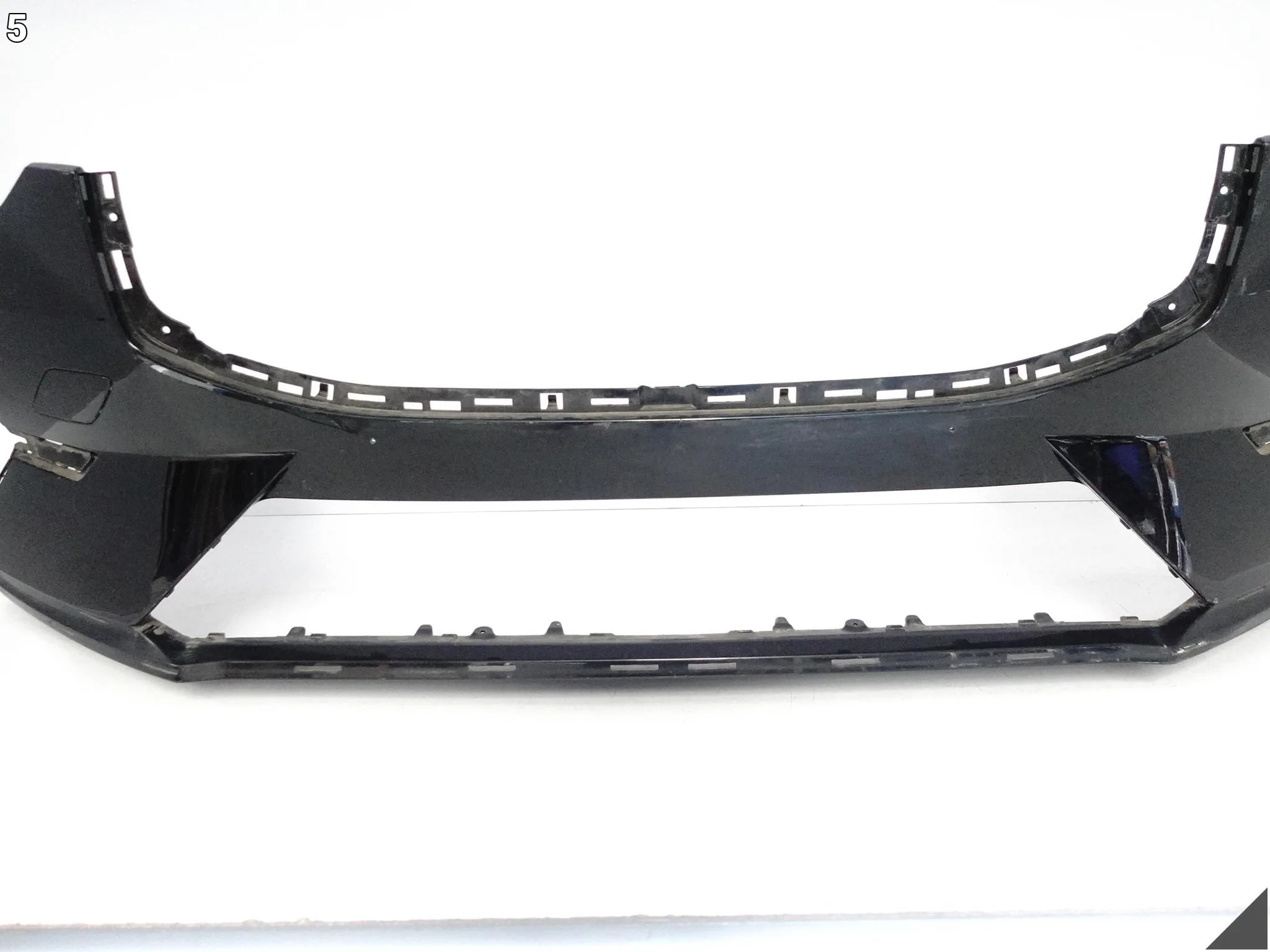 VOLVO XC60 II (2 GENERACJA) LIFT 21- ZWYKŁY ZDERZAK BUMPER PRZÓD (SPRYSKI) VOLVO XC60 II (2 GENERACJA) LIFT 21- ZWYKŁY ZDERZAK BUMPER PRZÓD (SPRYSKI) - obrazek 6