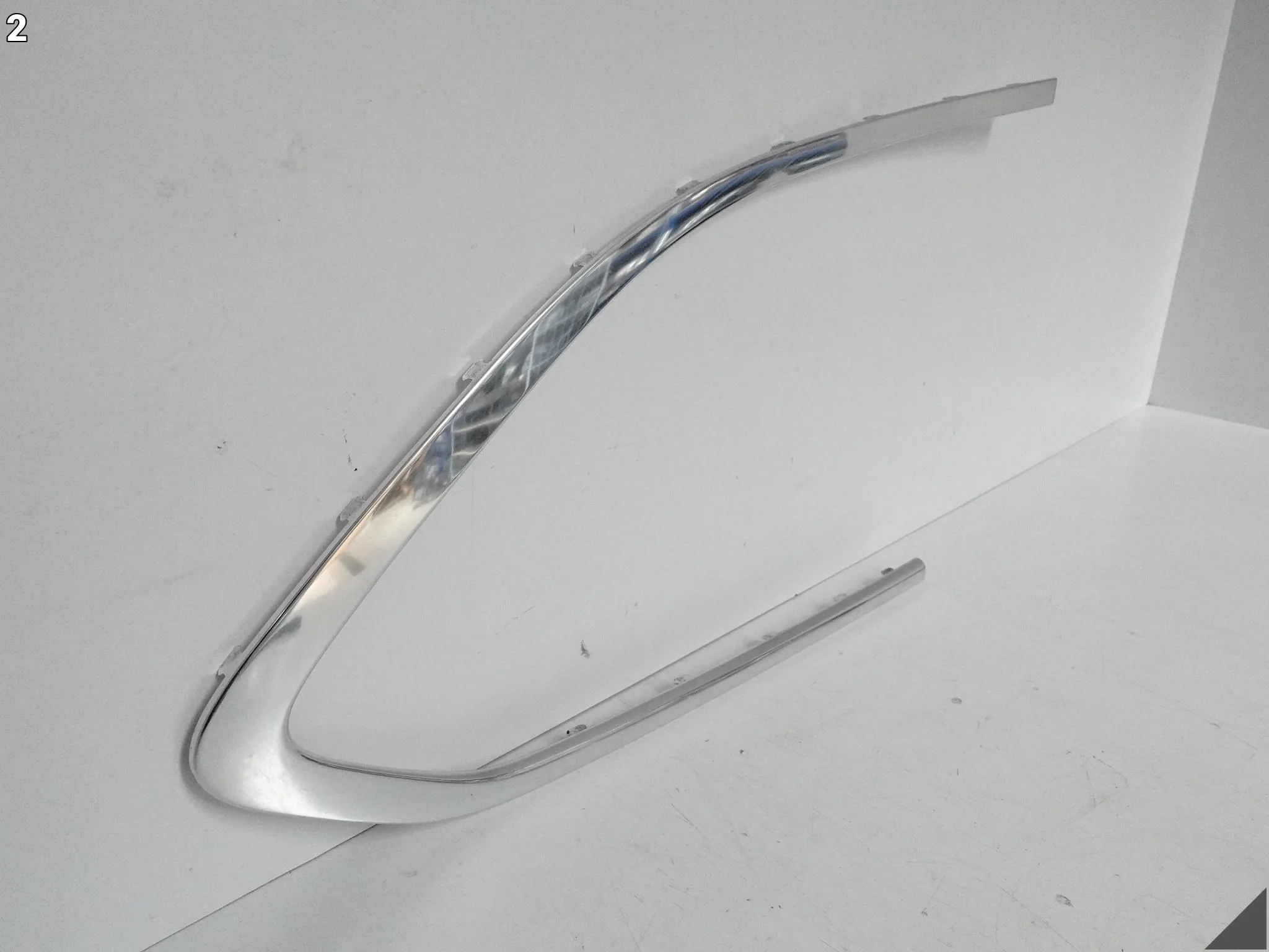 BMW 5 G31 TOURING 17-20 LISTWA OZDOBNA SPOILER CHROM SZYBY TYŁ PRAWA 7337010 BMW 5 G31 TOURING 17-20 LISTWA OZDOBNA SPOILER CHROM SZYBY TYŁ PRAWA 7337010 - obrazek 3