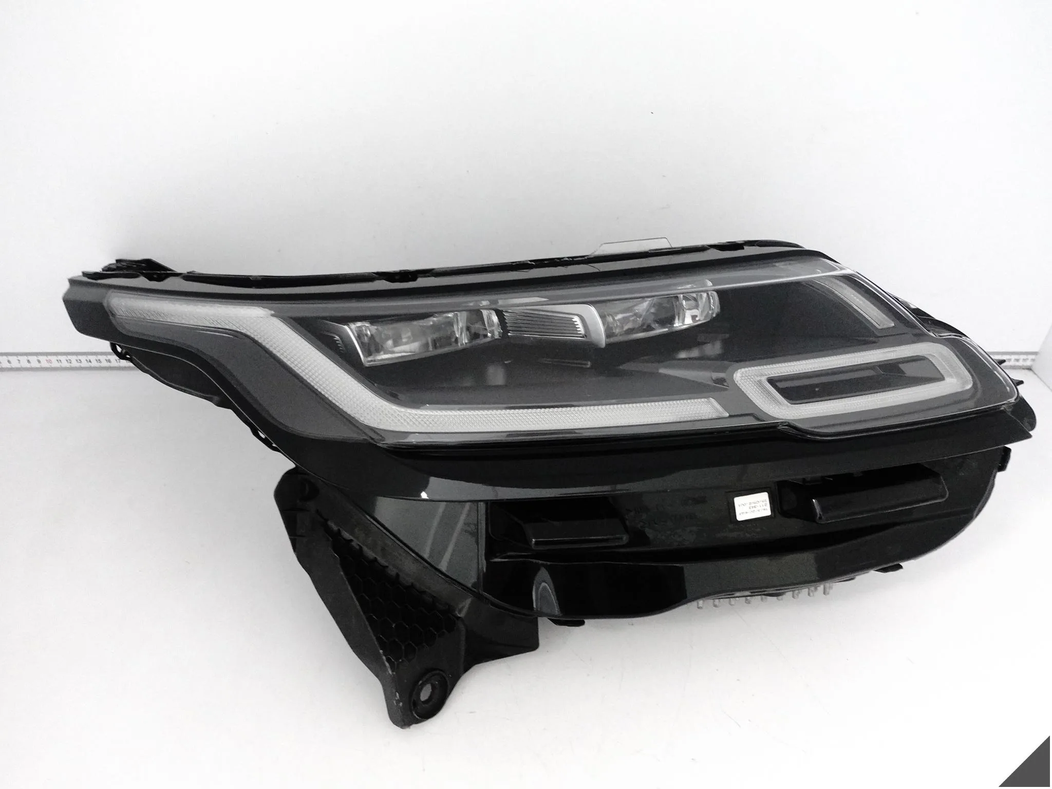 RANGE ROVER VELAR L560 20MY 17-20 LAMPA FULL LED MID PRAWA PRZÓD EUROPA RANGE ROVER VELAR L560 20MY 17-20 LAMPA FULL LED MID PRAWA PRZÓD EUROPA