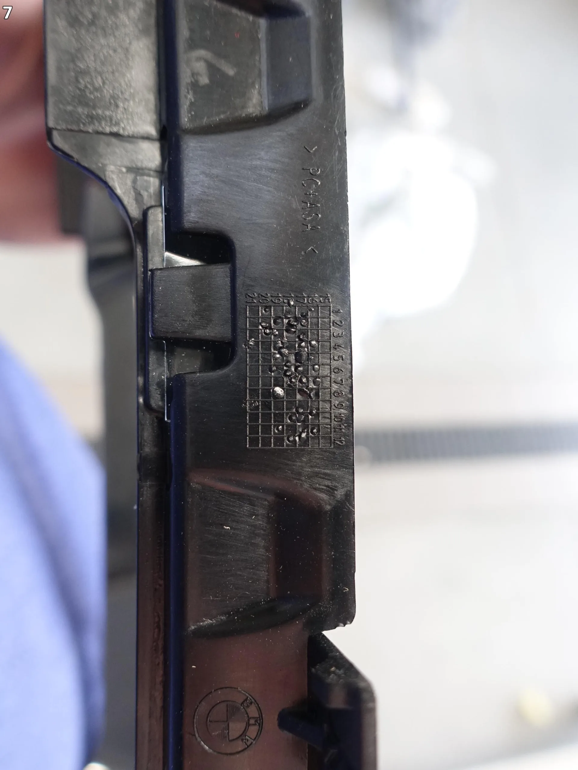 BMW 5 G30 G31 M-PAKIET 17-20 DOLNA KRATKA ATRAPA WLOT W ZDERZAK PRZÓD ORG BMW 5 G30 G31 M-PAKIET 17-20 DOLNA KRATKA ATRAPA WLOT W ZDERZAK PRZÓD ORG - obrazek 8
