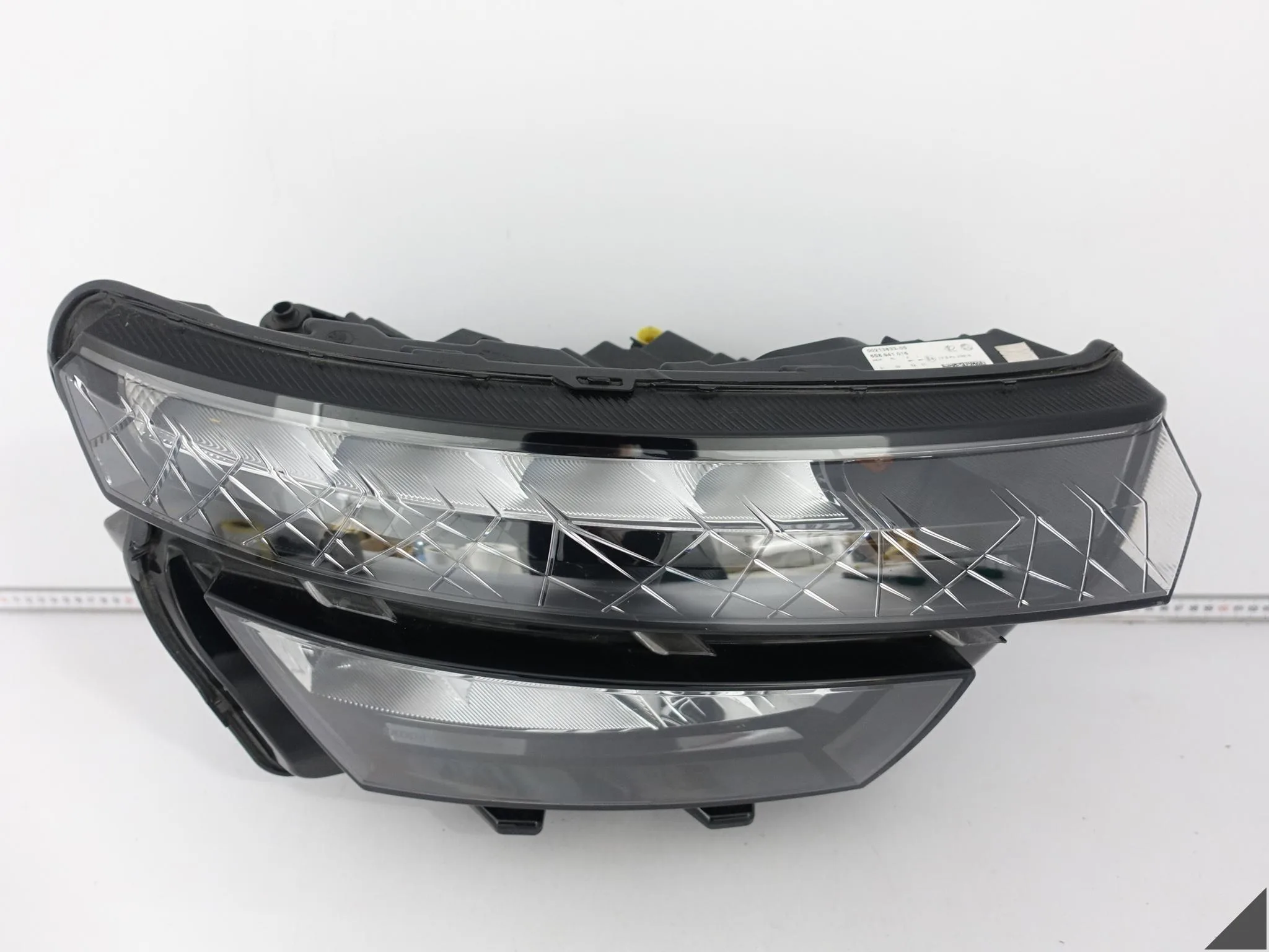 SKODA KAMIQ 685 19-23 LAMPA FULL LED BASIS CRYSTAL LIGHTING PRAWA PRZÓD EU SKODA KAMIQ 685 19-23 LAMPA FULL LED BASIS CRYSTAL LIGHTING PRAWA PRZÓD EU