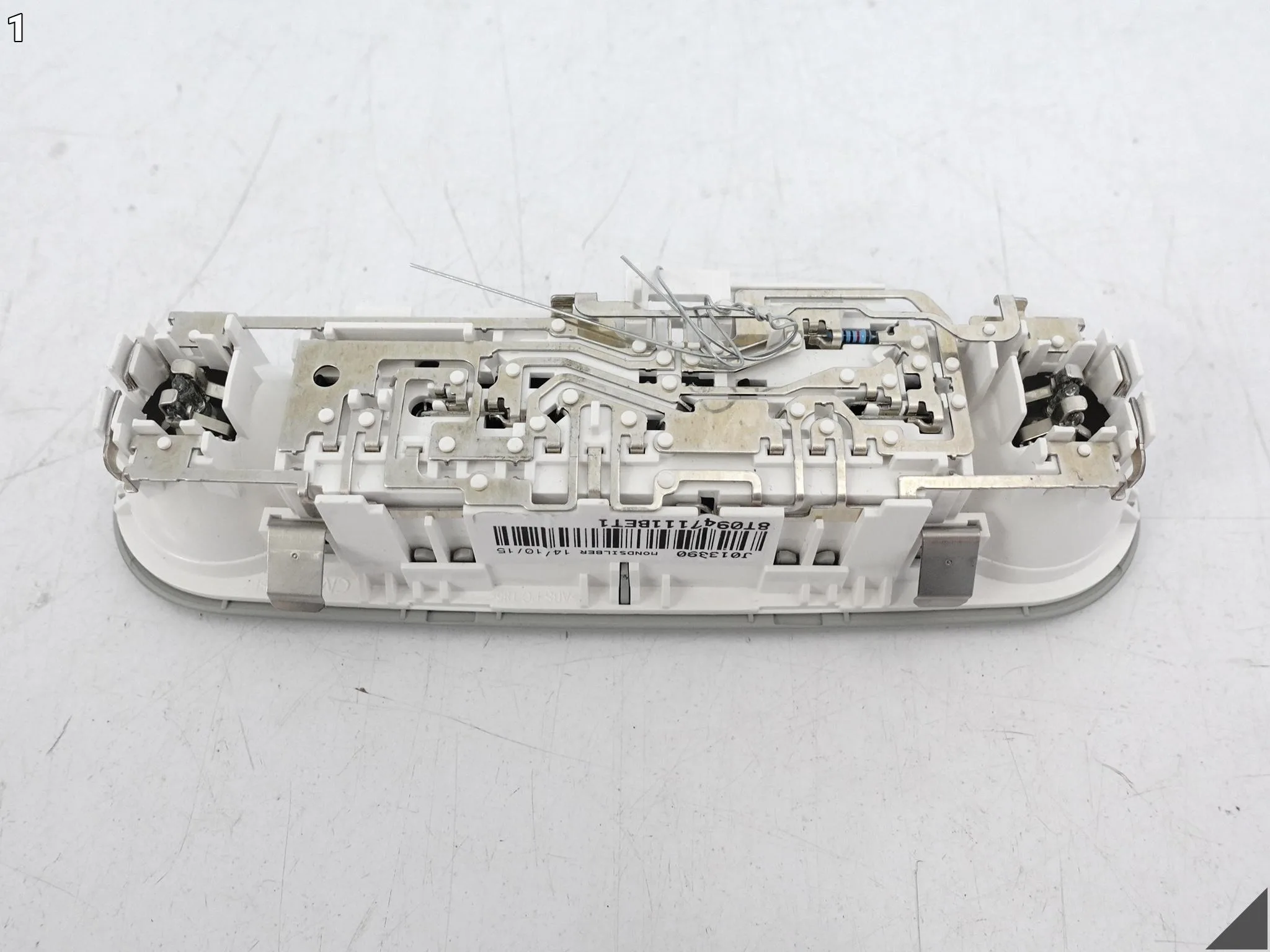 AUDI A5 S5 8T0 A4 S4 8K0 B8 LIFT 11-16 OŚWIETLENIE WEWNĘTRZNE LED TYŁ ET1 AUDI A5 S5 8T0 A4 S4 8K0 B8 LIFT 11-16 OŚWIETLENIE WEWNĘTRZNE LED TYŁ ET1 - obrazek 2