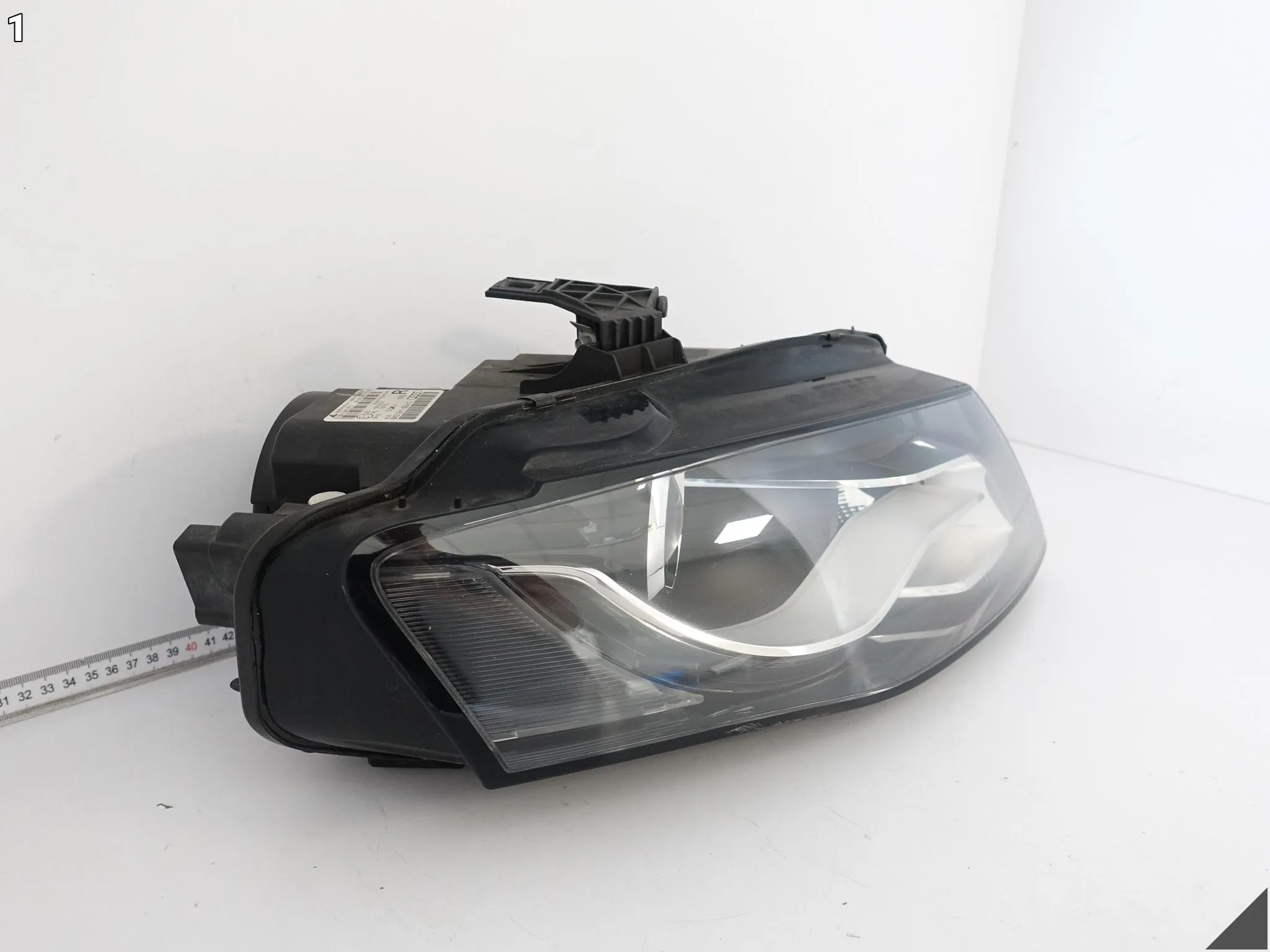 AUDI A4 S4 8K0 B8 07-11 NIESKRĘTNA LAMPA XENON + LED PRAWA PRZÓD EUROPA AUDI A4 S4 8K0 B8 07-11 NIESKRĘTNA LAMPA XENON + LED PRAWA PRZÓD EUROPA - obrazek 2