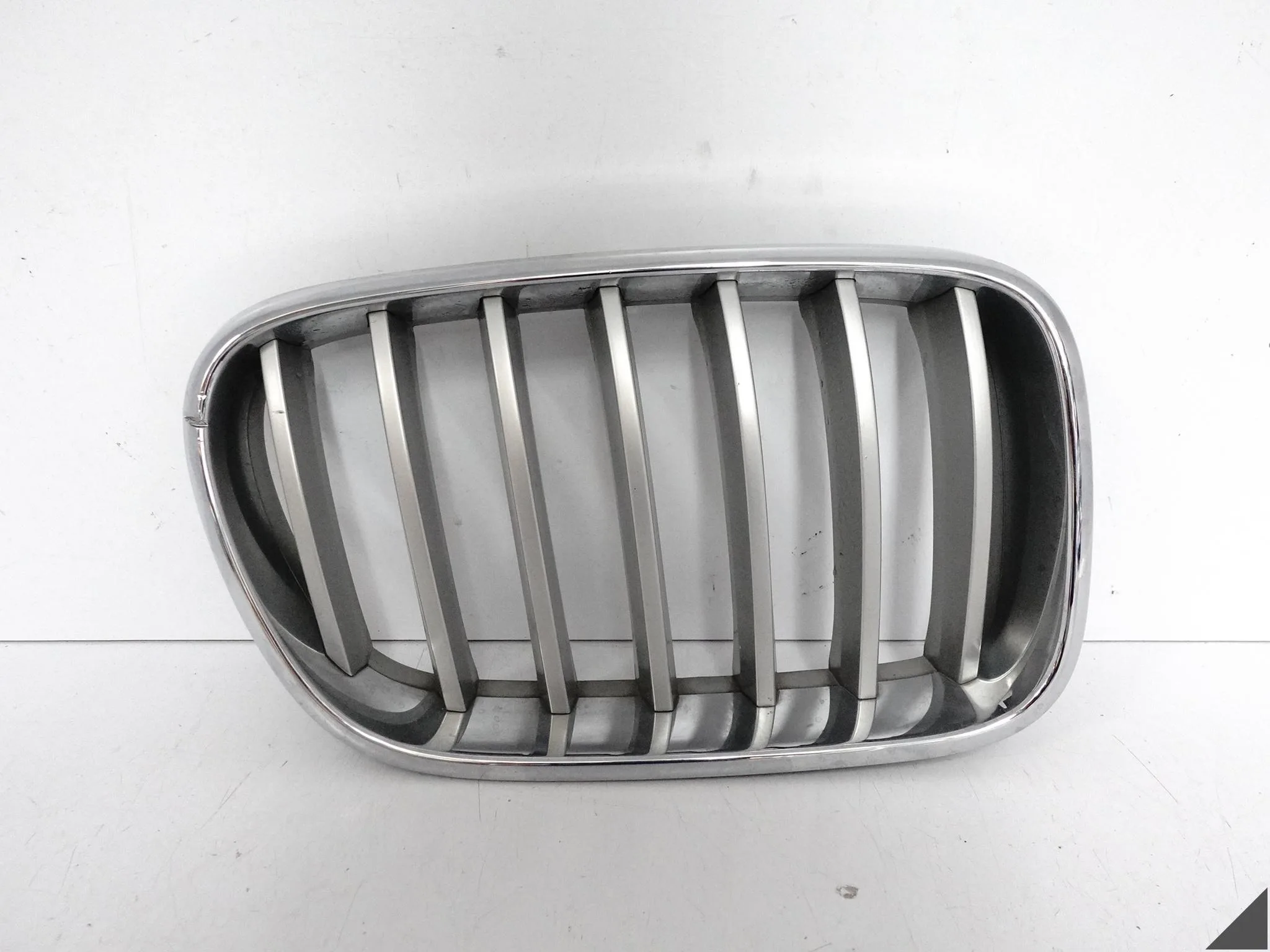 BMW X3 F25 10-14 ZWYKŁY KRATKA ATRAPA GRILL NERKA W ZDERZAK PRZÓD PRAWA BMW X3 F25 10-14 ZWYKŁY KRATKA ATRAPA GRILL NERKA W ZDERZAK PRZÓD PRAWA