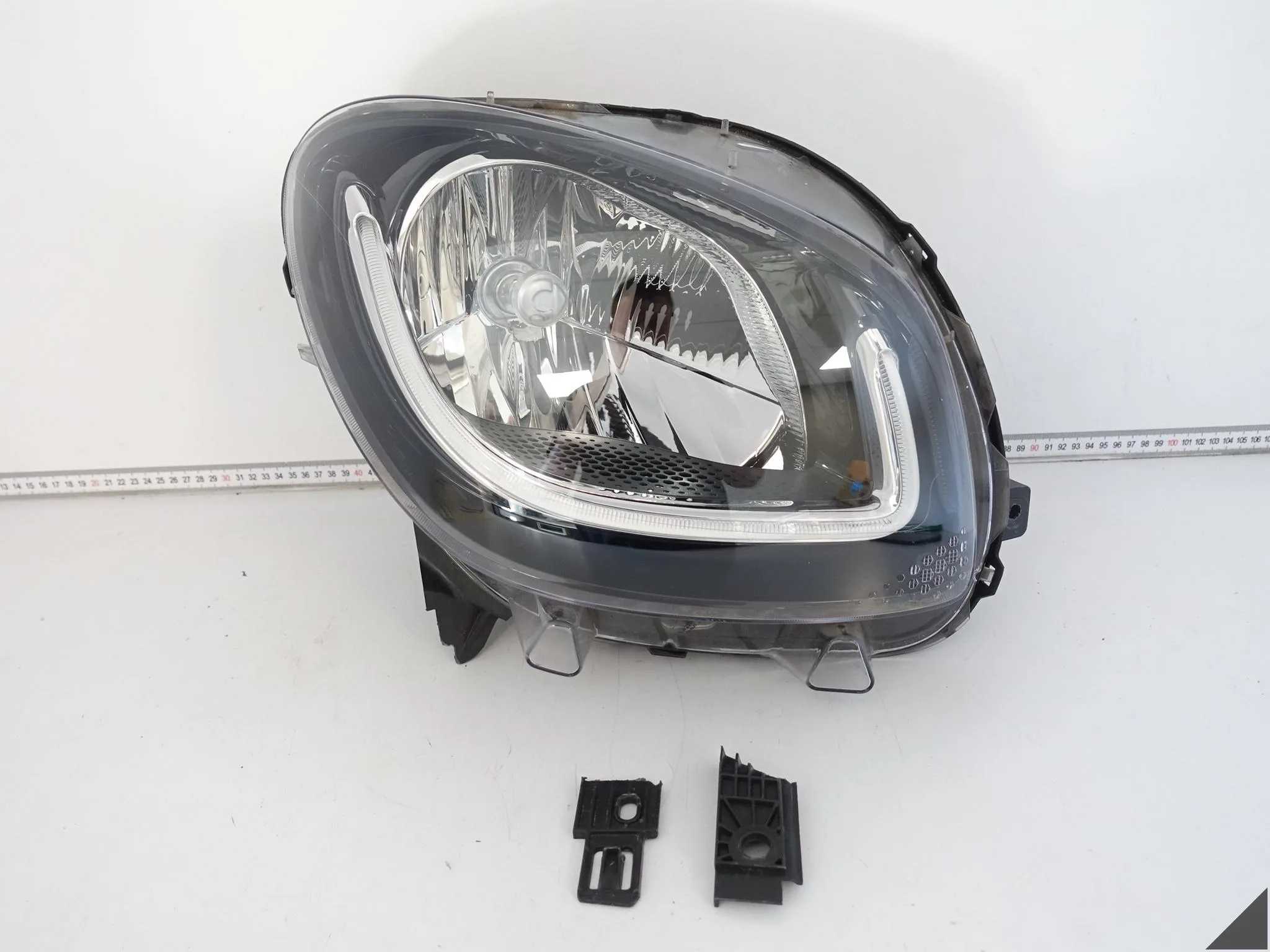 SMART FORTWO III (3 GENERACJA) A453 W453 14-19 LAMPA FULL LED PRAWA PRZÓD SMART FORTWO III (3 GENERACJA) A453 W453 14-19 LAMPA FULL LED PRAWA PRZÓD