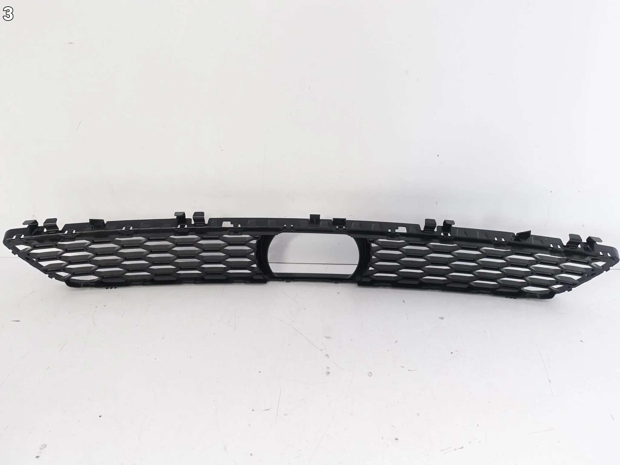 BMW 5 G30 G31 M-PAKIET 17-20 DOLNA KRATKA ATRAPA WLOT W ZDERZAK PRZÓD ORG BMW 5 G30 G31 M-PAKIET 17-20 DOLNA KRATKA ATRAPA WLOT W ZDERZAK PRZÓD ORG - obrazek 4