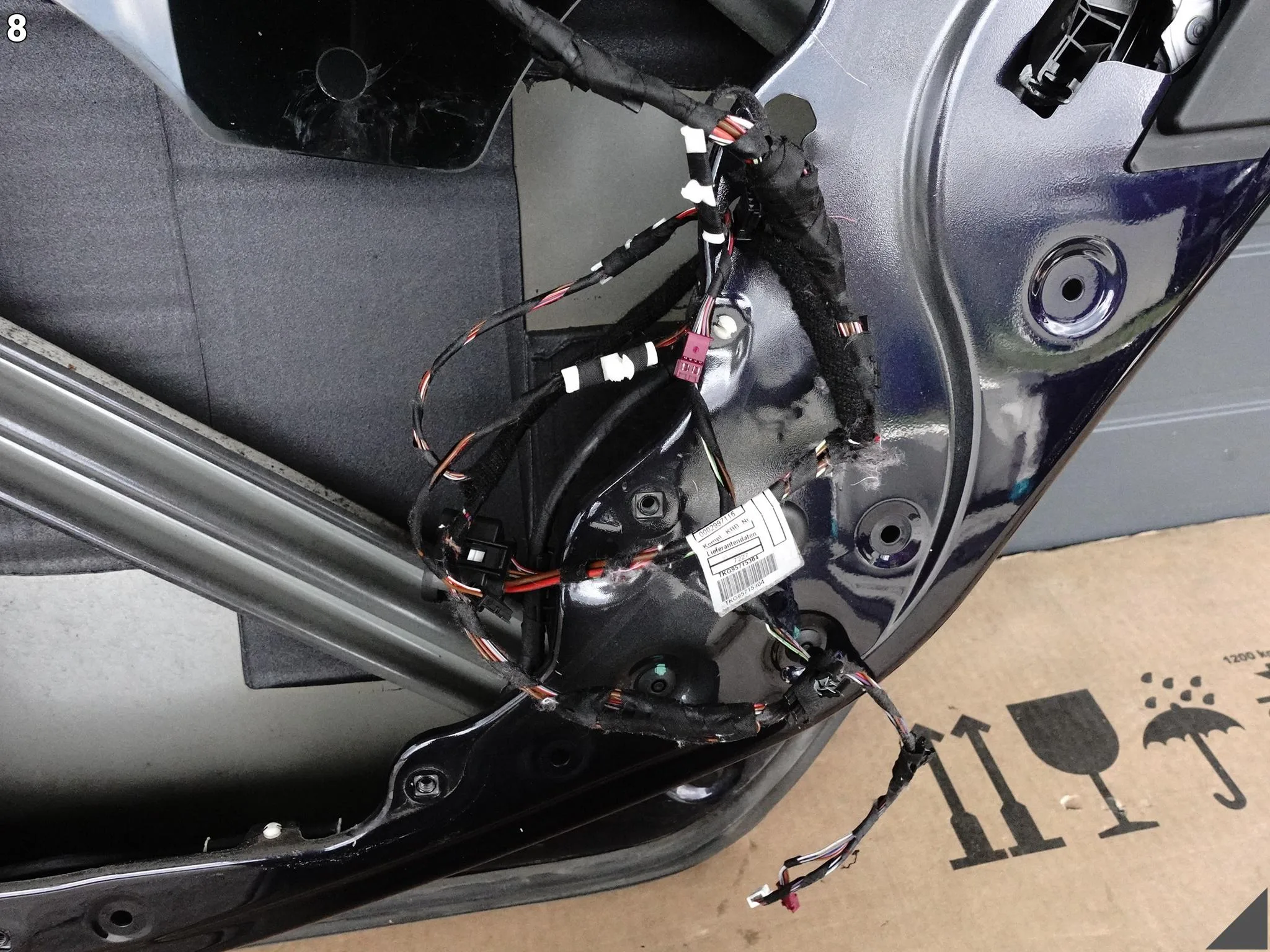 BMW 5 G31 TOURING KOMBI 17-24 DRZWI SZYBA PRAWE TYŁ KOLOR A89 IMPERIALBLAU BMW 5 G31 TOURING KOMBI 17-24 DRZWI SZYBA PRAWE TYŁ KOLOR A89 IMPERIALBLAU - obrazek 9