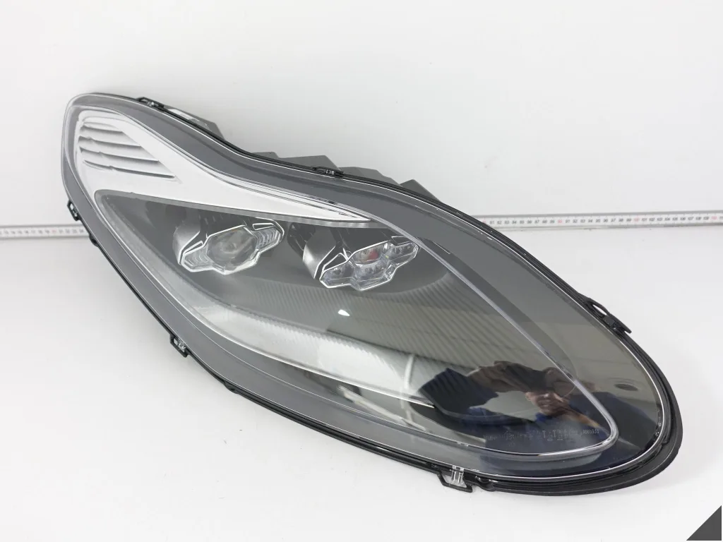 ASTON MARTIN DB11 16-23 LAMPA HEADLIGHT PRAWA PRZÓD EUROPA SILVER + MODUŁ ASTON MARTIN DB11 16-23 LAMPA HEADLIGHT PRAWA PRZÓD EUROPA SILVER + MODUŁ