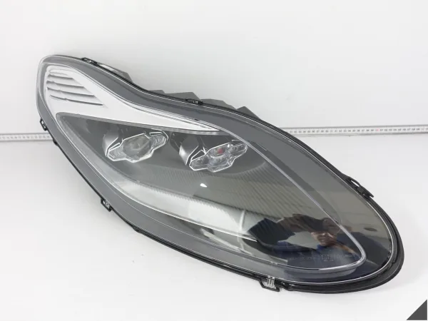 ASTON MARTIN DB11 16-23 LAMPA HEADLIGHT PRAWA PRZÓD EUROPA SILVER + MODUŁ ASTON MARTIN DB11 16-23 LAMPA HEADLIGHT PRAWA PRZÓD EUROPA SILVER + MODUŁ