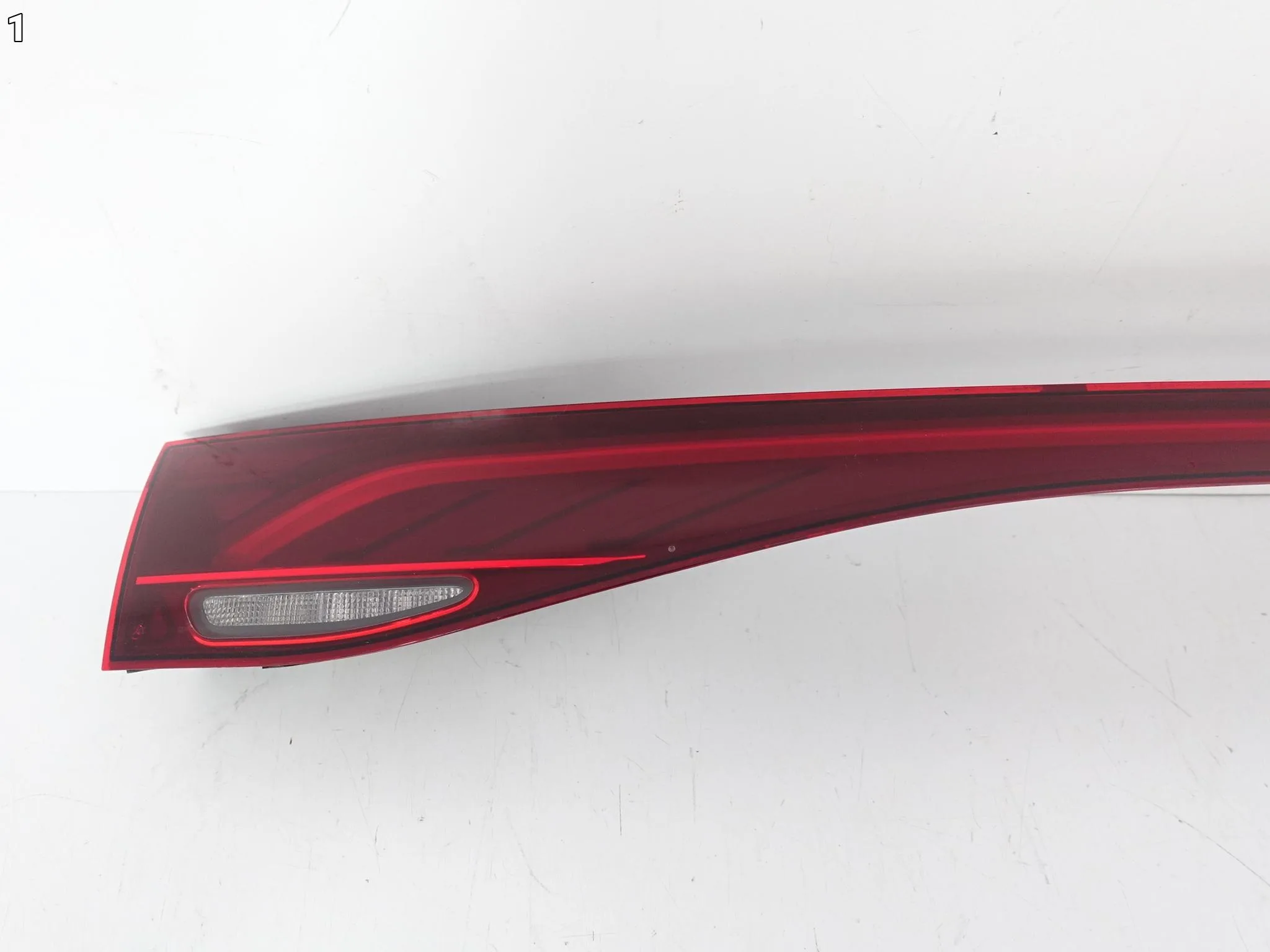 MERCEDES EQE X294 SUV 23- LAMPA BLENDA LED W KLAPĘ TYŁ EUROPA MERCEDES EQE X294 SUV 23- LAMPA BLENDA LED W KLAPĘ TYŁ EUROPA - obrazek 2