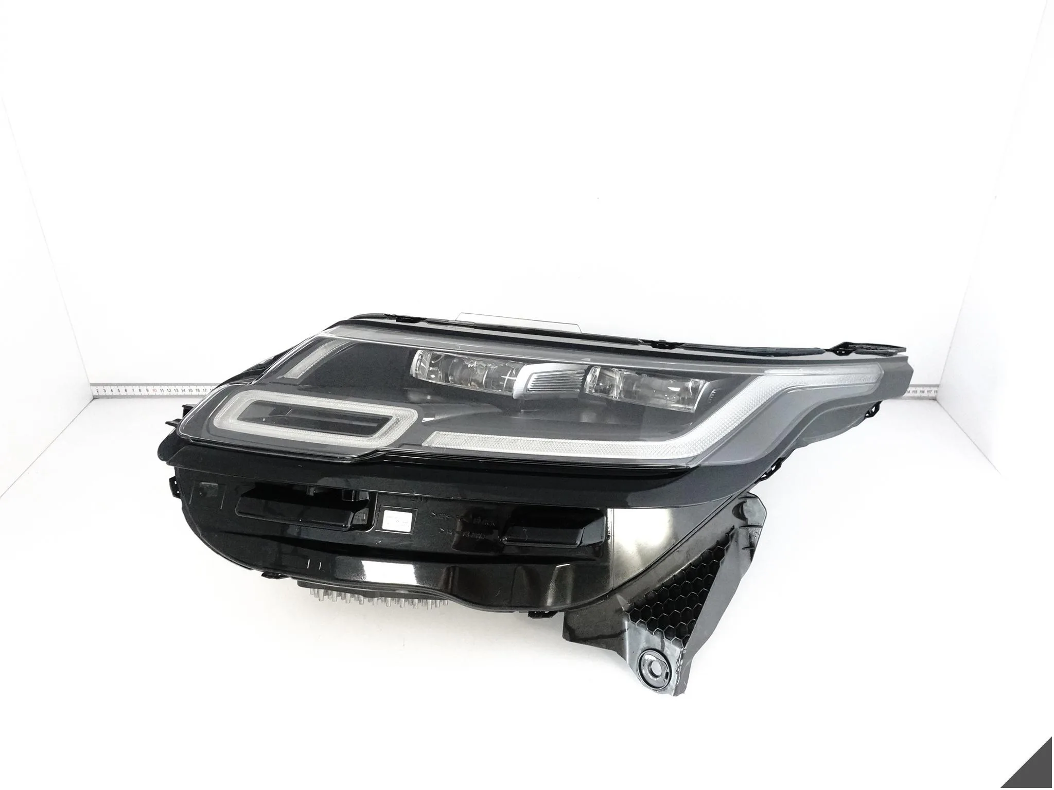 RANGE ROVER VELAR L560 20MY 17-20 LAMPA FULL LED MID LEWA PRZÓD EUROPA RANGE ROVER VELAR L560 20MY 17-20 LAMPA FULL LED MID LEWA PRZÓD EUROPA