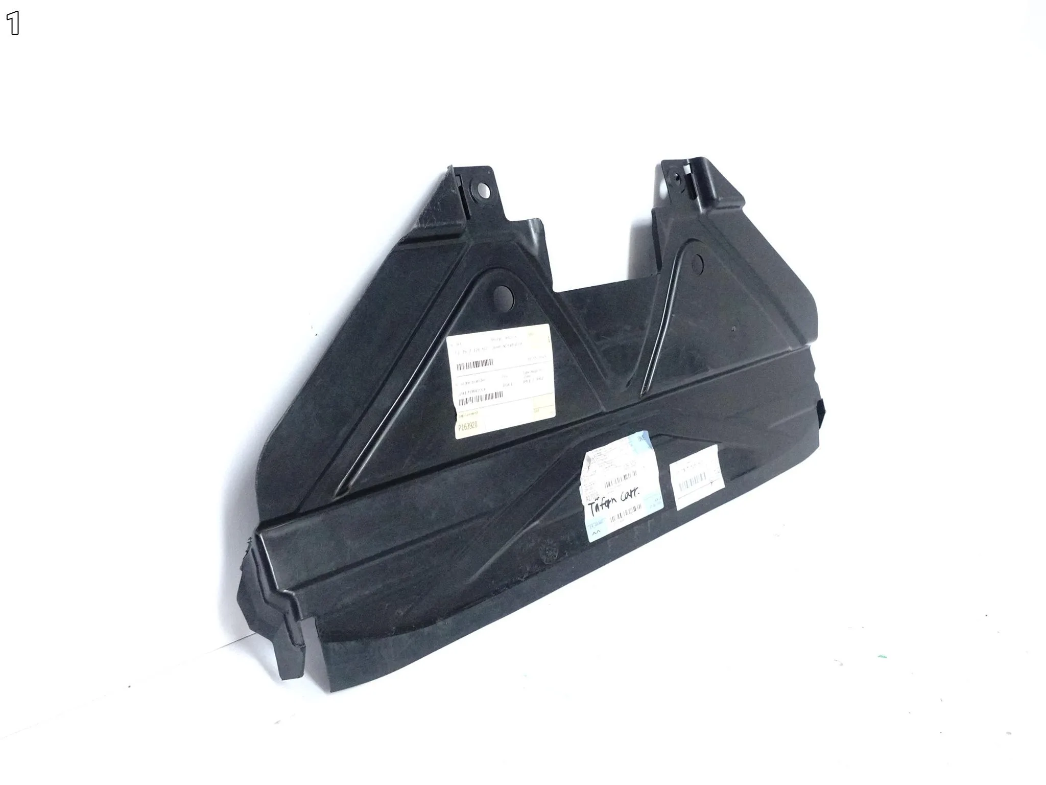 BMW 1 E81 E82 E87 E88 3 E90 E91 E92 DOLNA OSŁONA USZCZELKA CHŁODNICY PRZÓD BMW 1 E81 E82 E87 E88 3 E90 E91 E92 DOLNA OSŁONA USZCZELKA CHŁODNICY PRZÓD - obrazek 2