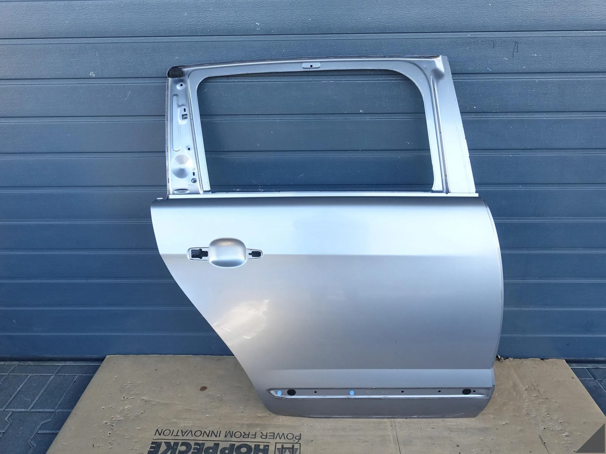 PEUGEOT 5008 I (1 GENERACJA) 09-17 LIFT DRZWI DOOR PRAWE TYŁ B.ŁADNE PEUGEOT 5008 I (1 GENERACJA) 09-17 LIFT DRZWI DOOR PRAWE TYŁ B.ŁADNE